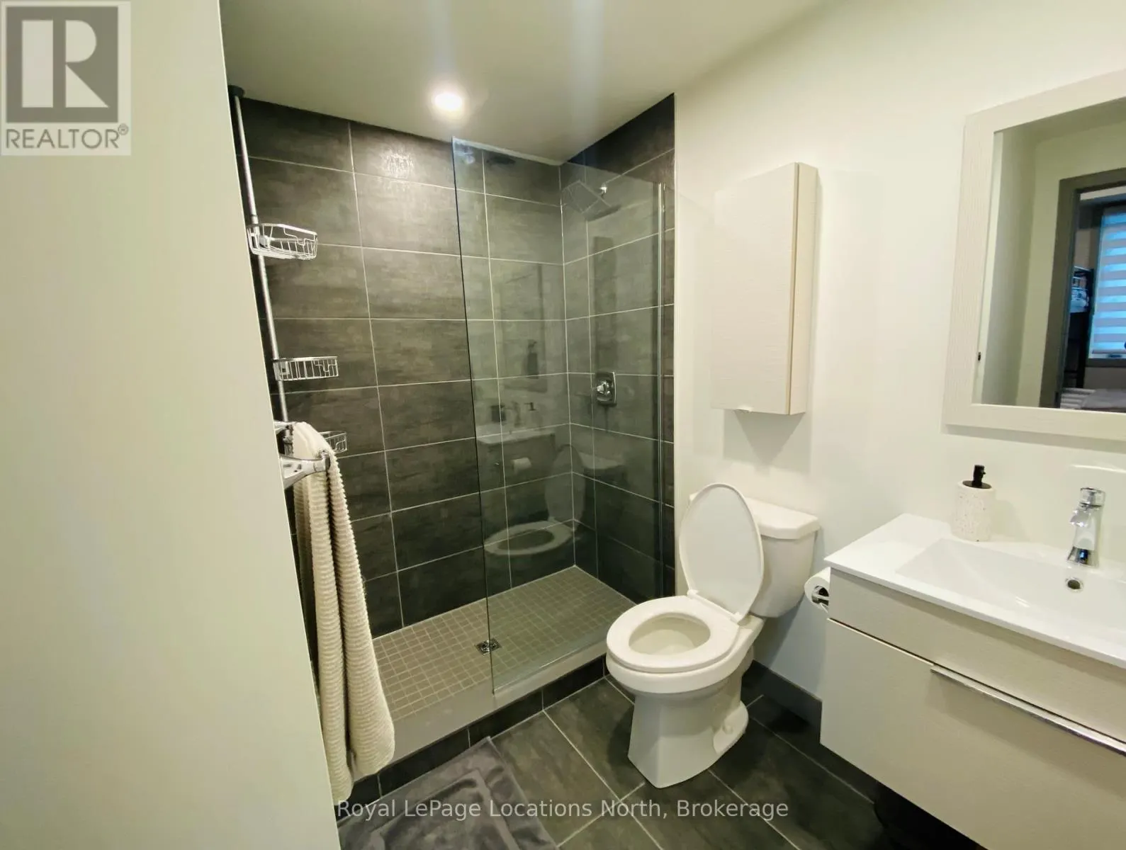 302 - 18 BECKWITH LANE, #302
