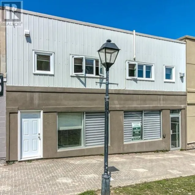 8 GEORGE WALK