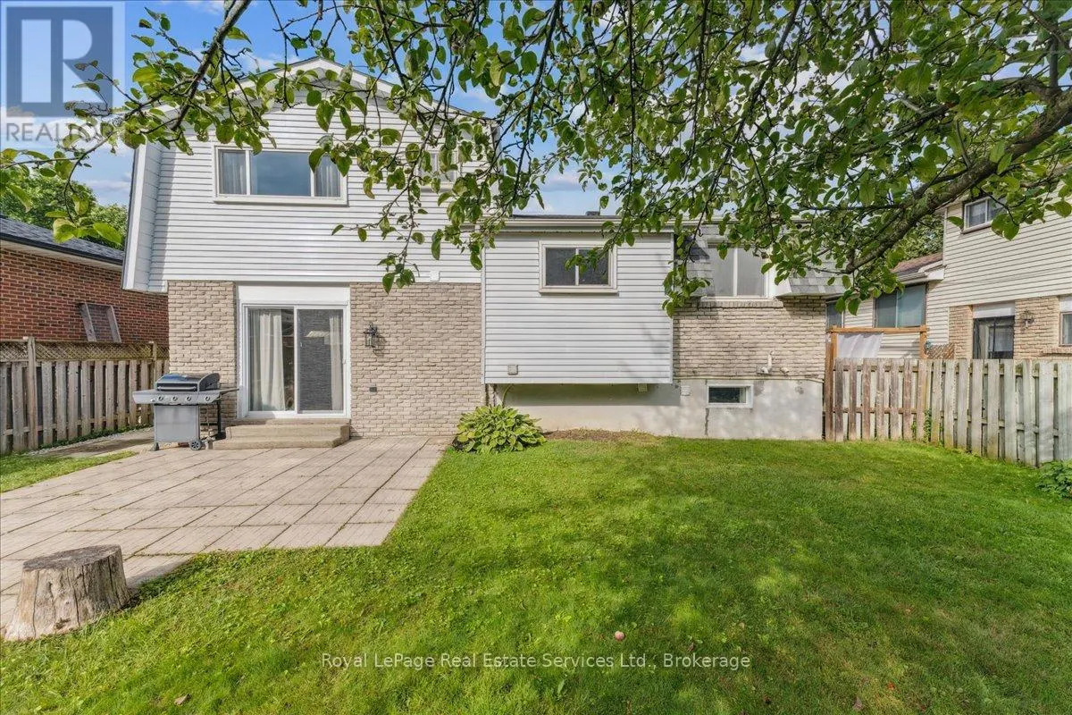 15 QUEENSDALE CRESCENT