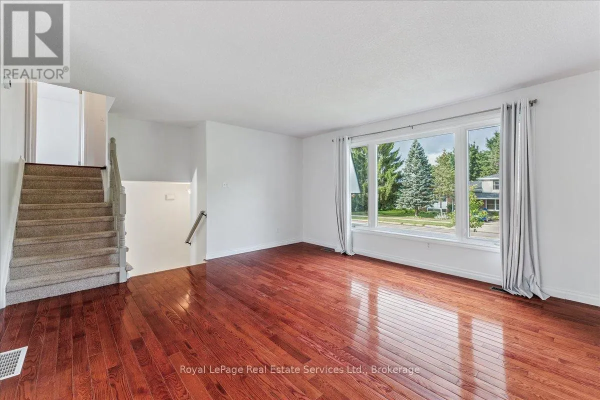 15 QUEENSDALE CRESCENT