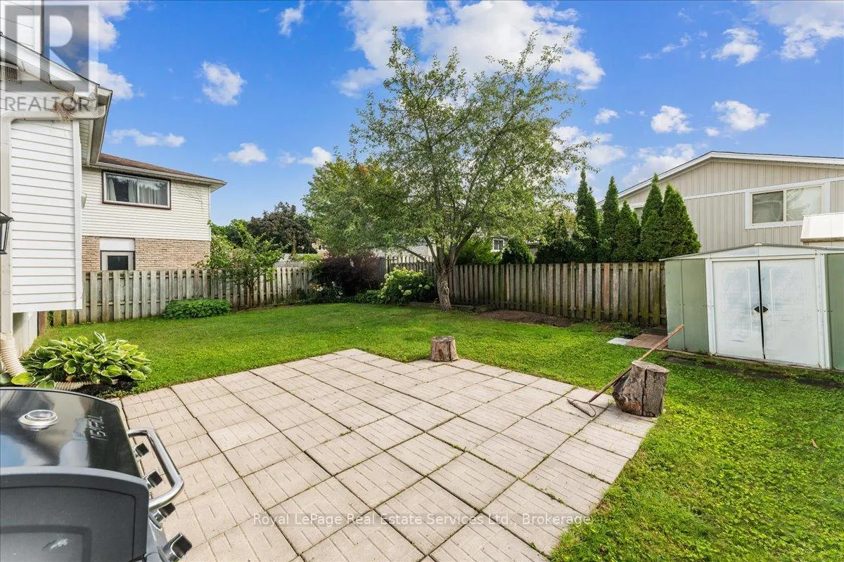 15 QUEENSDALE CRESCENT