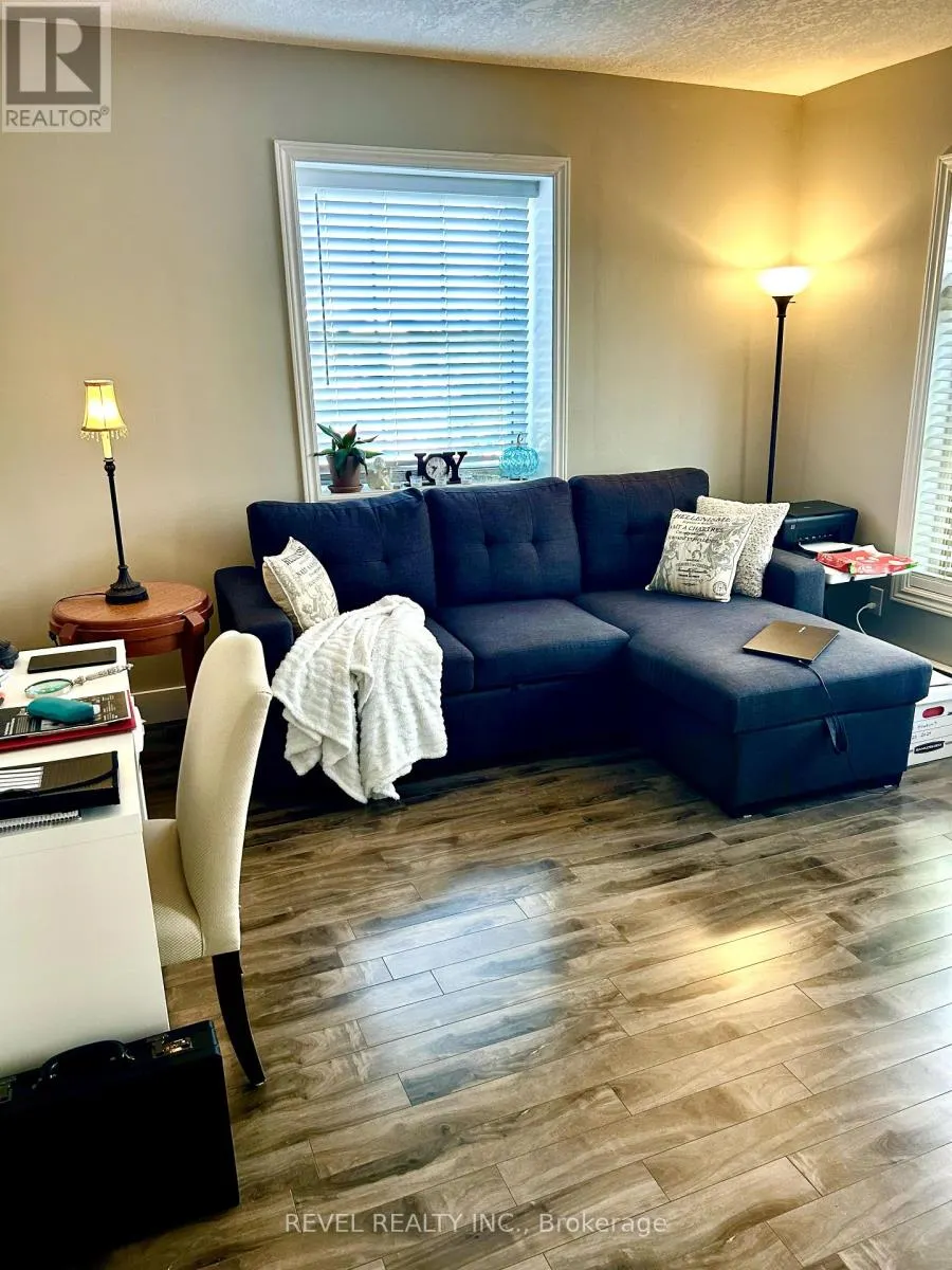 2 - 713 KING STREET, #2