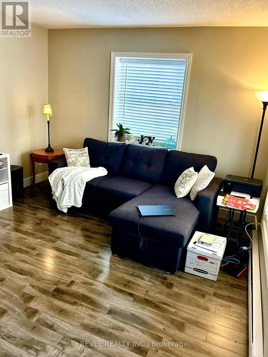 2 - 713 KING STREET, #2