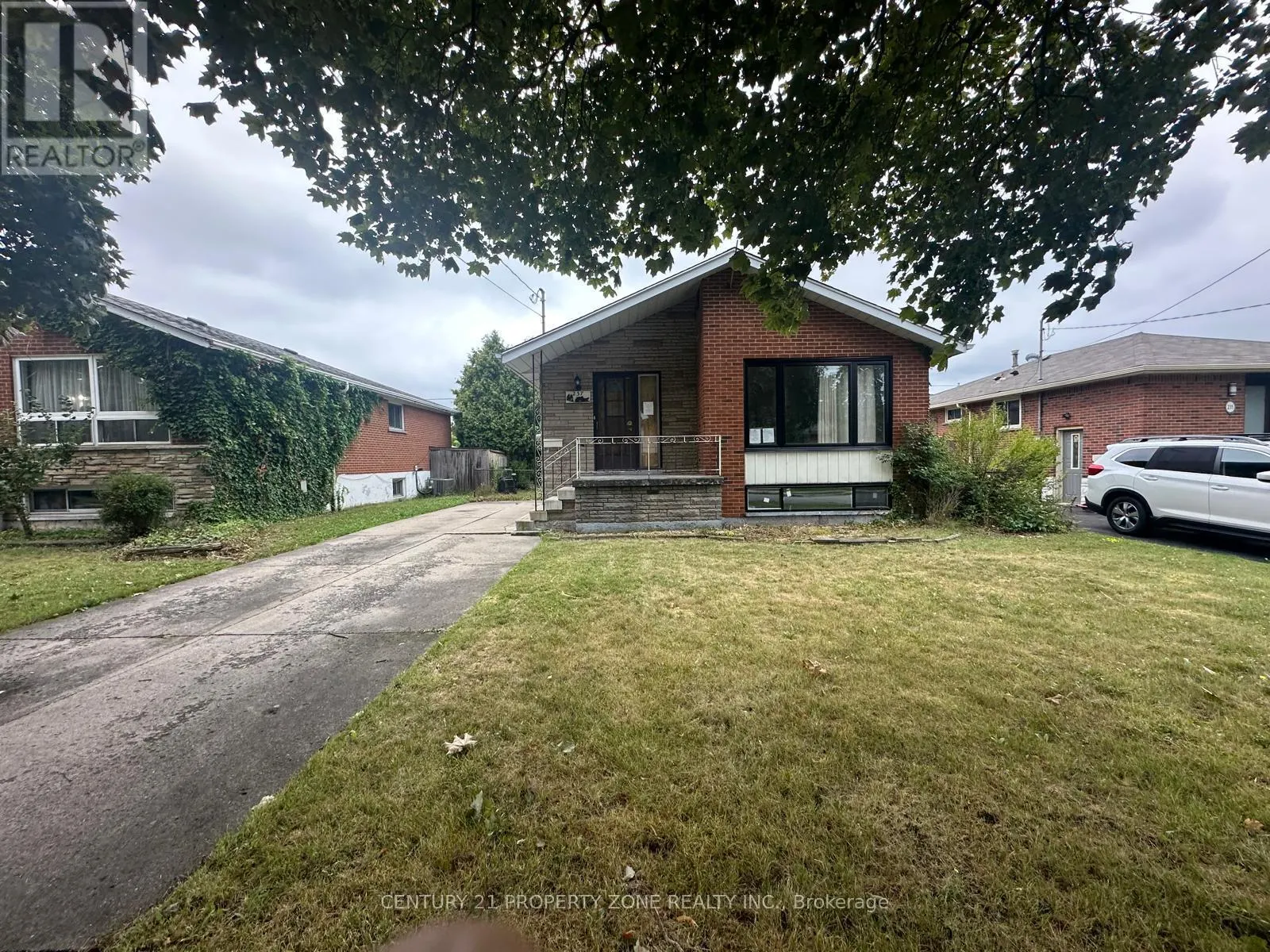 237 FERNWOOD CRESCENT