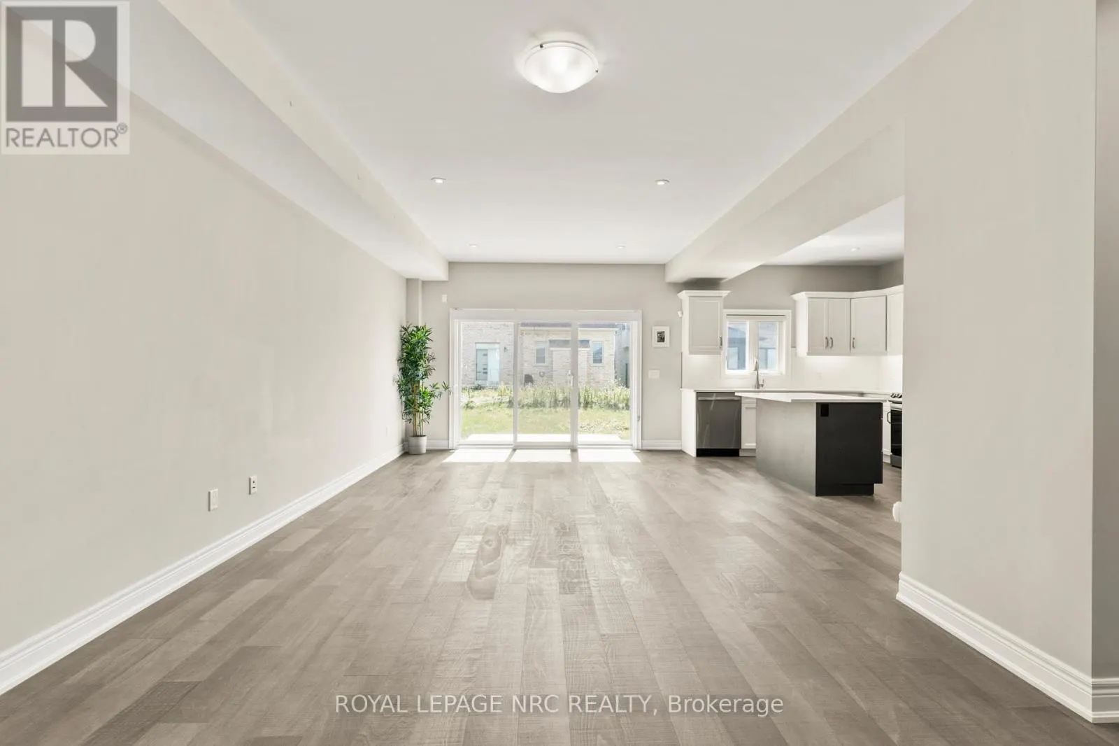 25 AUTUMN AVENUE