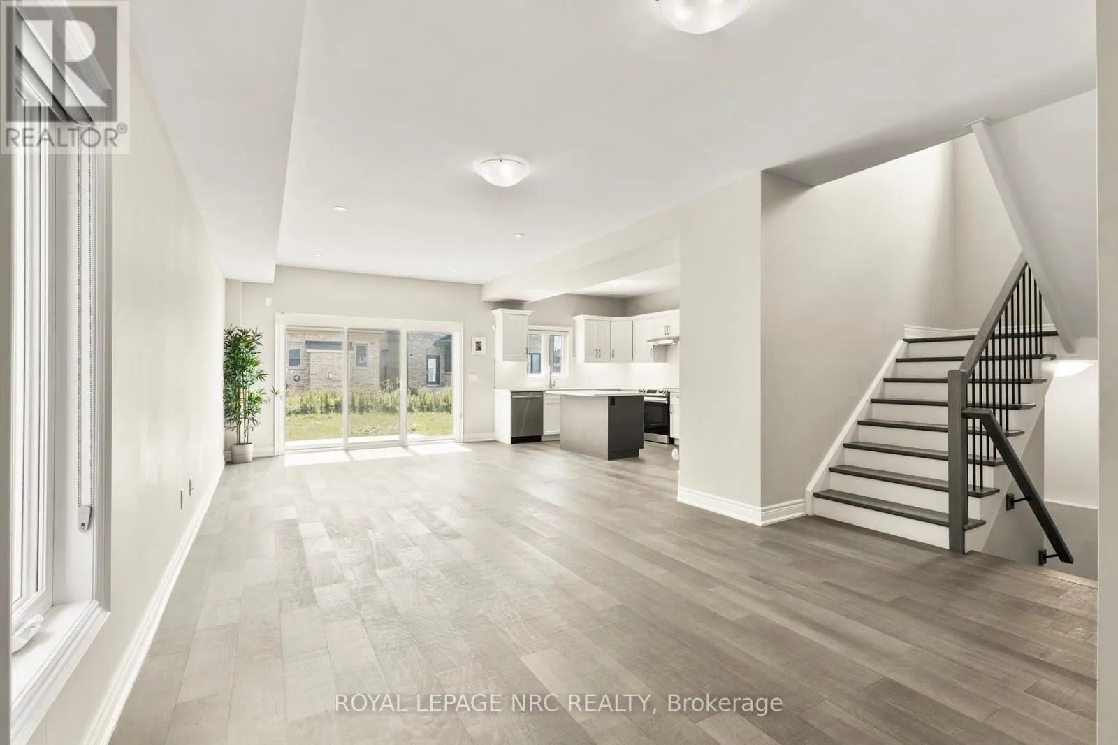 25 AUTUMN AVENUE