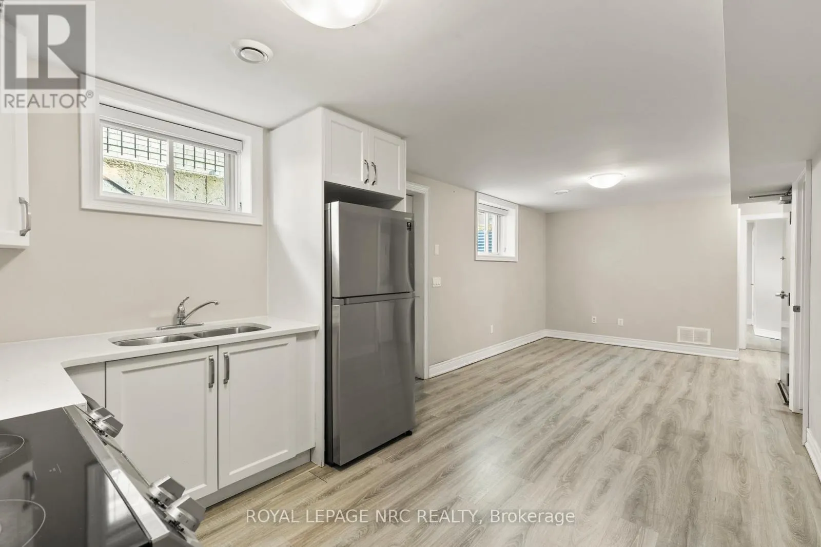 25 AUTUMN AVENUE