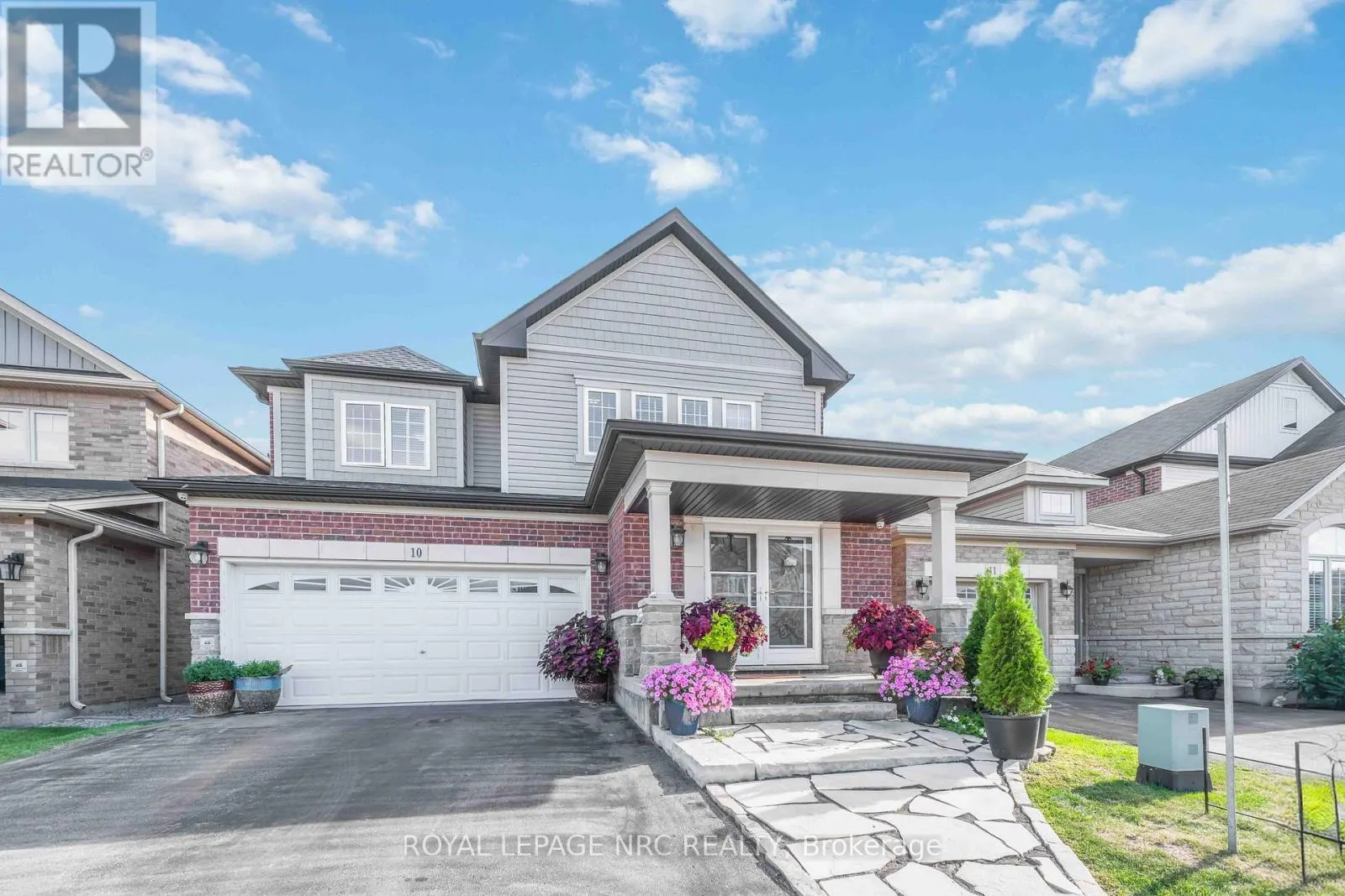 10 - 77 AVERY CRESCENT, #10