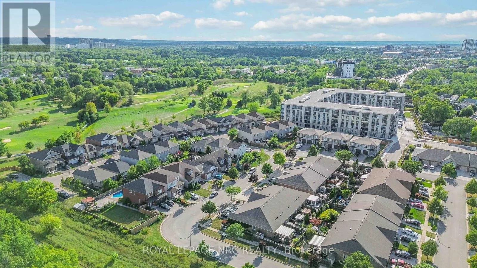 10 - 77 AVERY CRESCENT, #10