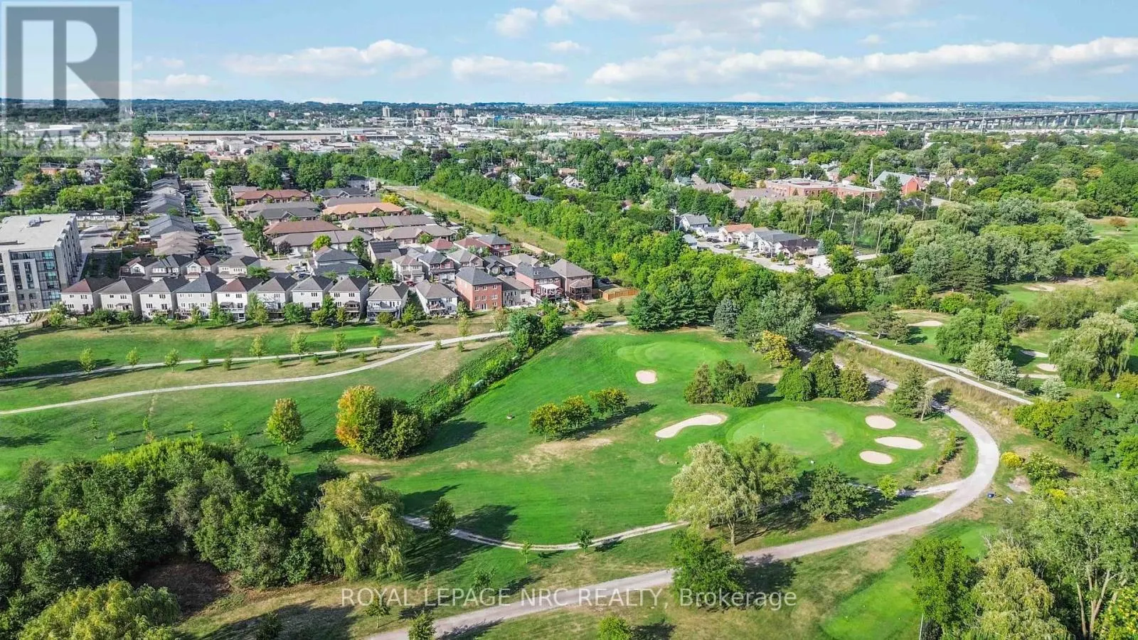 10 - 77 AVERY CRESCENT, #10