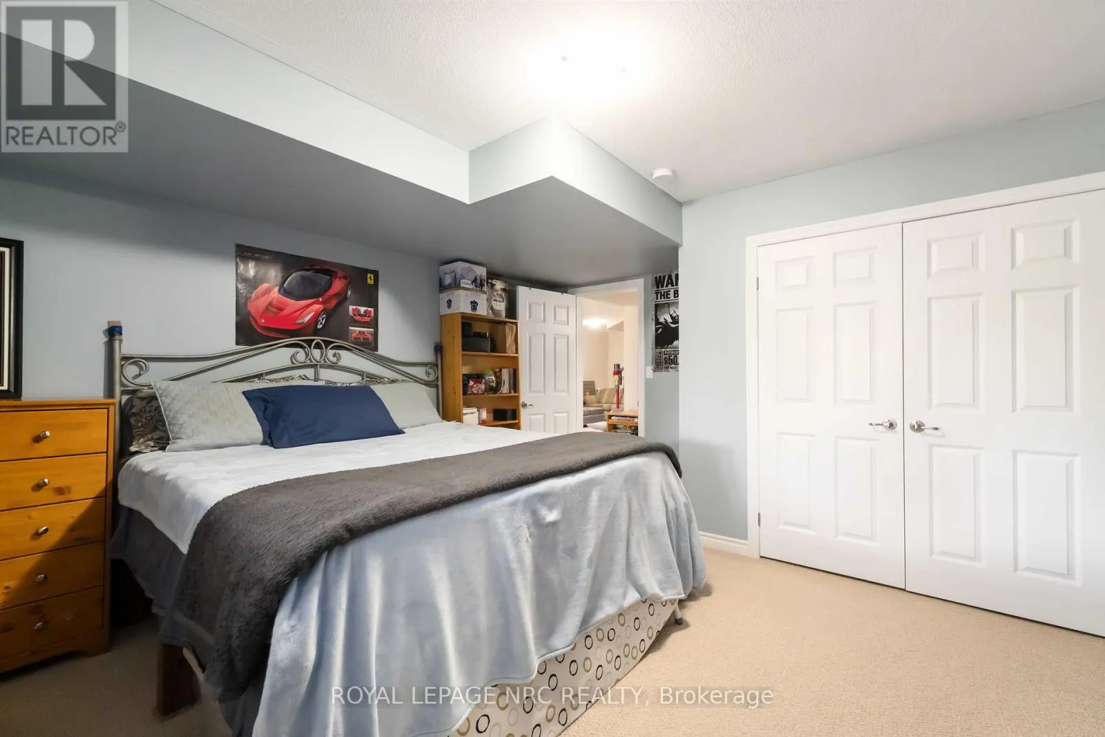 10 - 77 AVERY CRESCENT, #10