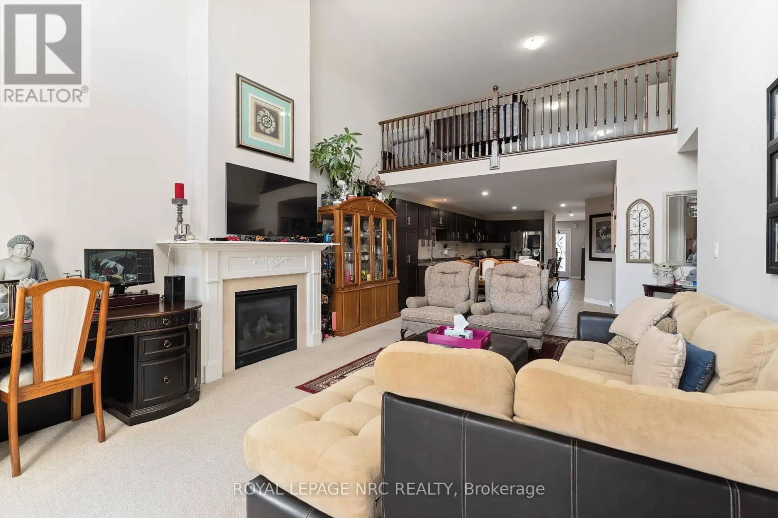 10 - 77 AVERY CRESCENT, #10