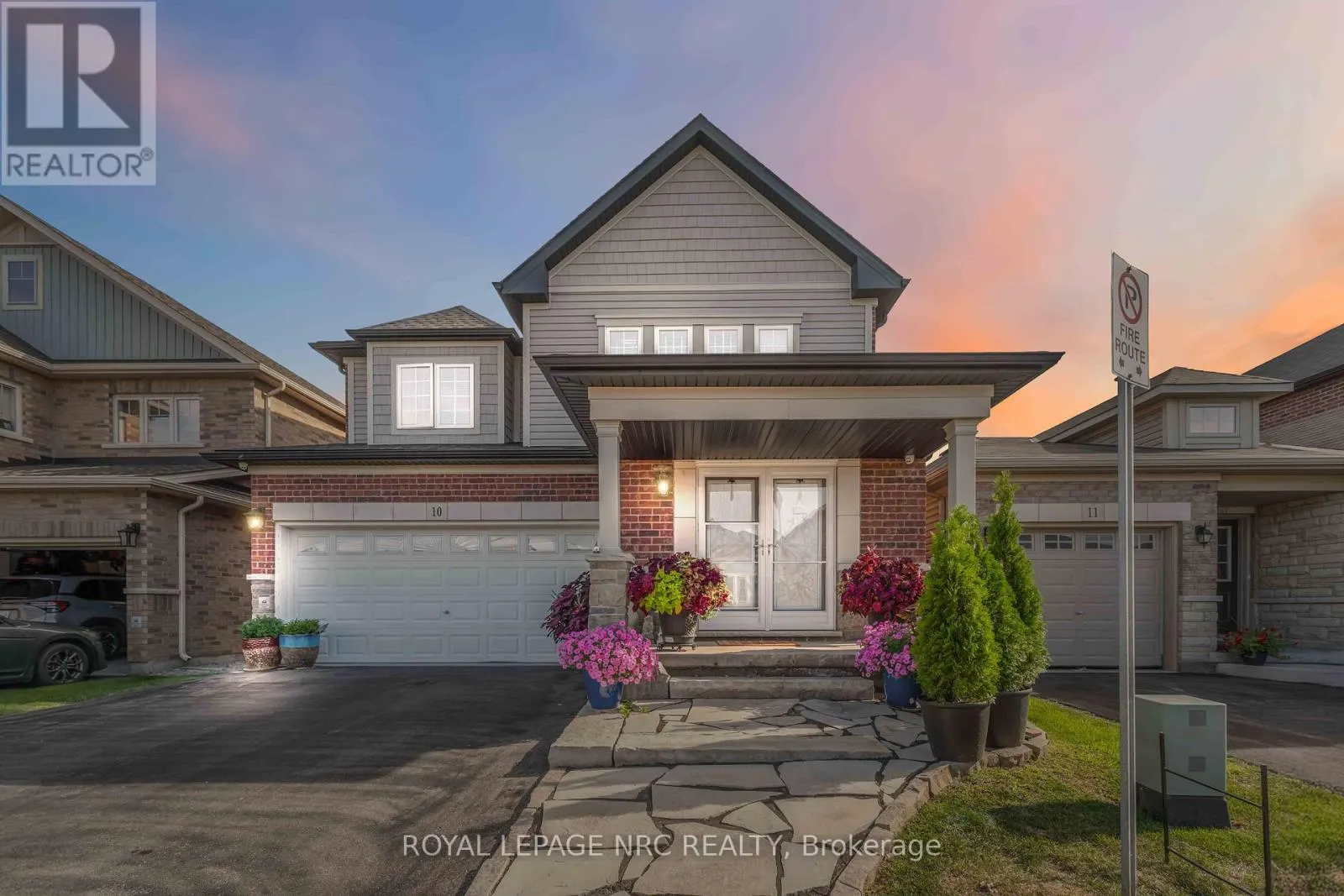 10 - 77 AVERY CRESCENT, #10