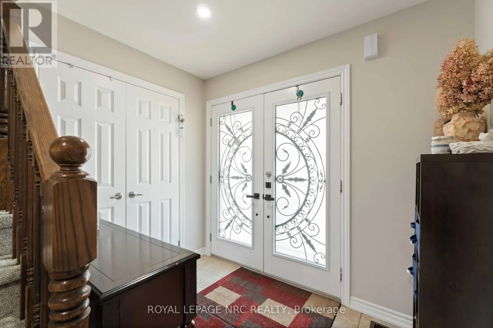 10 - 77 AVERY CRESCENT, #10