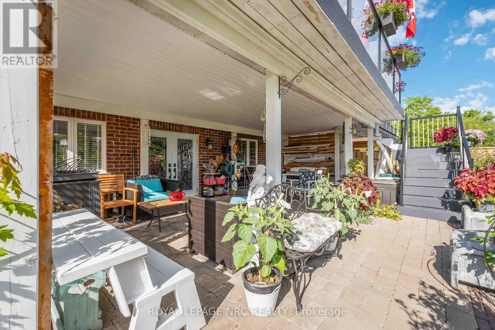 10 - 77 AVERY CRESCENT, #10