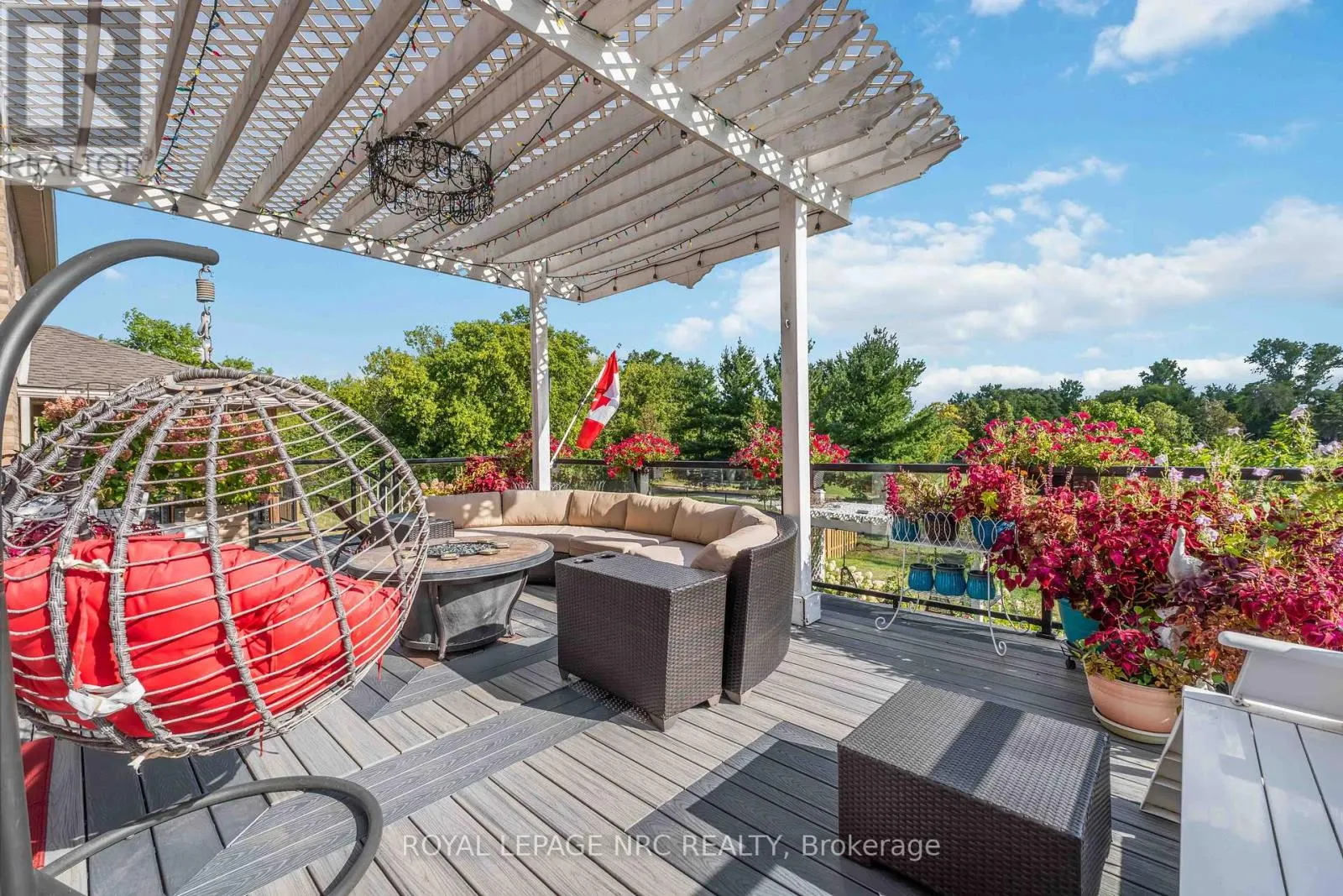 10 - 77 AVERY CRESCENT, #10