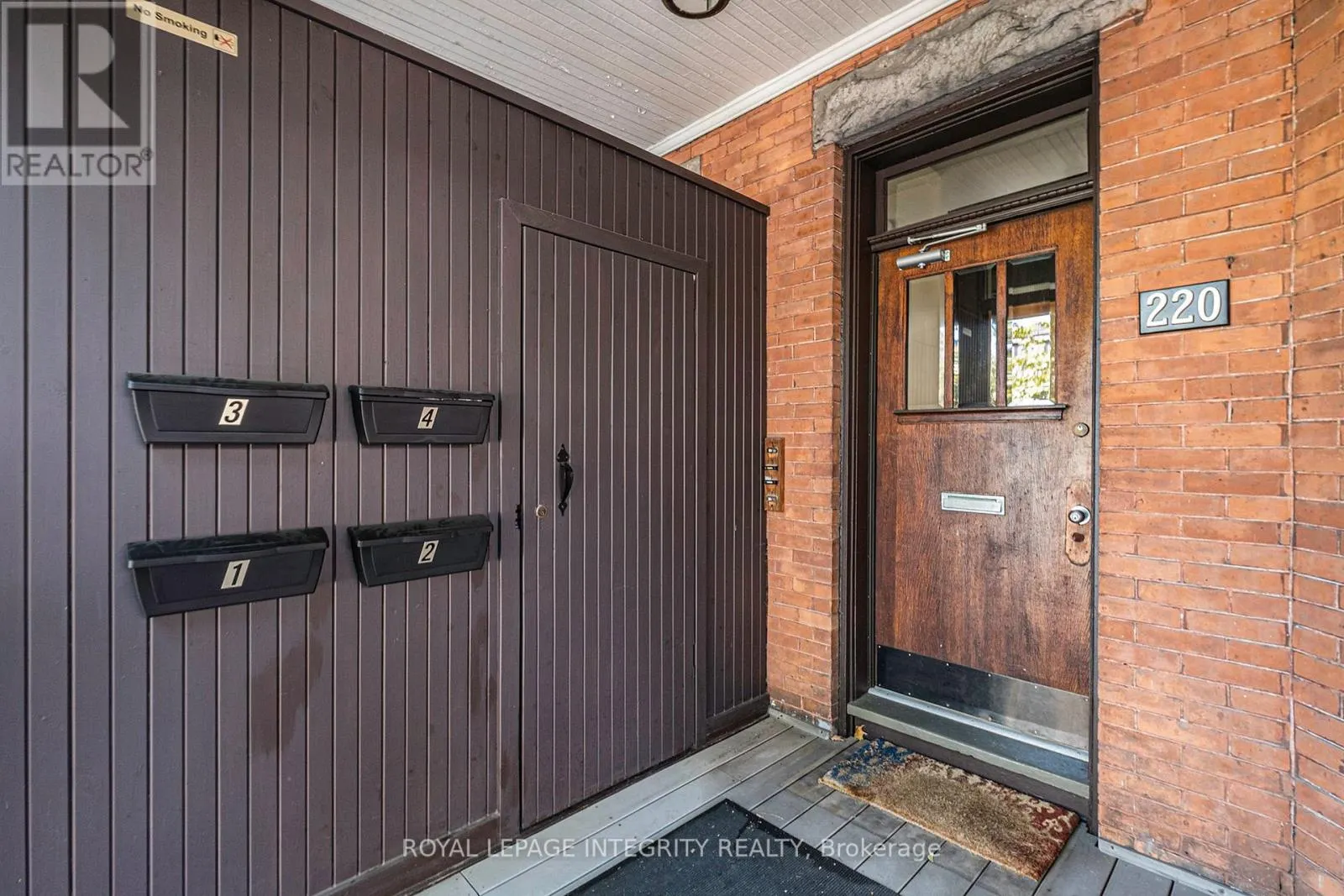 4 - 220 POWELL AVENUE