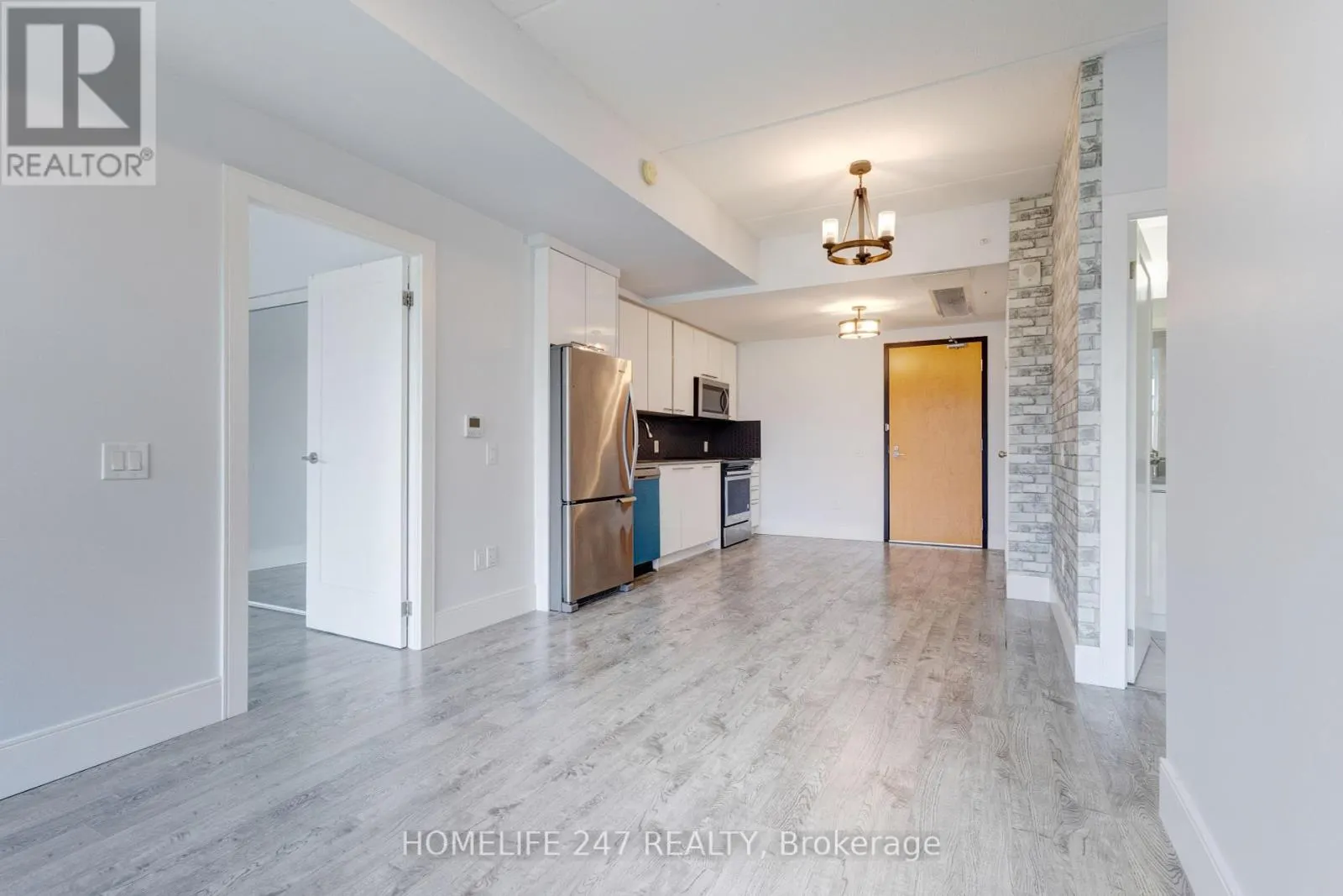 305 - 15 PRINCE ALBERT BOULEVARD
