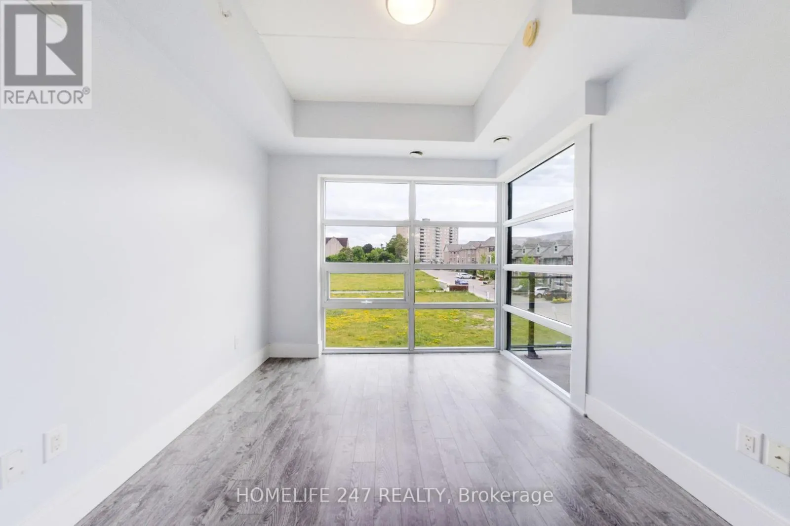 305 - 15 PRINCE ALBERT BOULEVARD