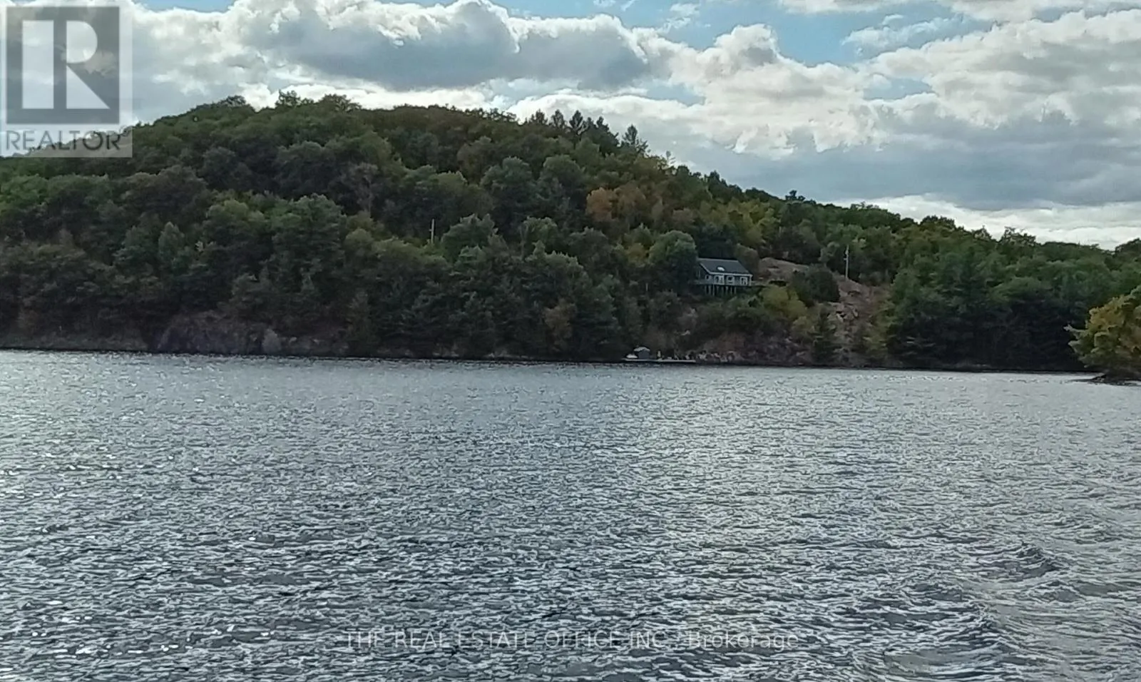 12 ISLAND M