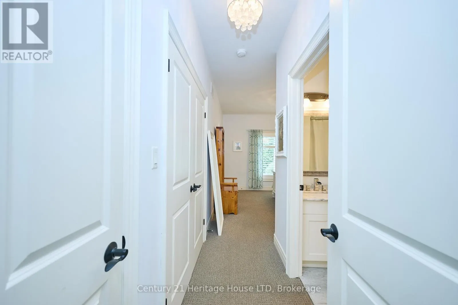 32 SUNRISE COURT