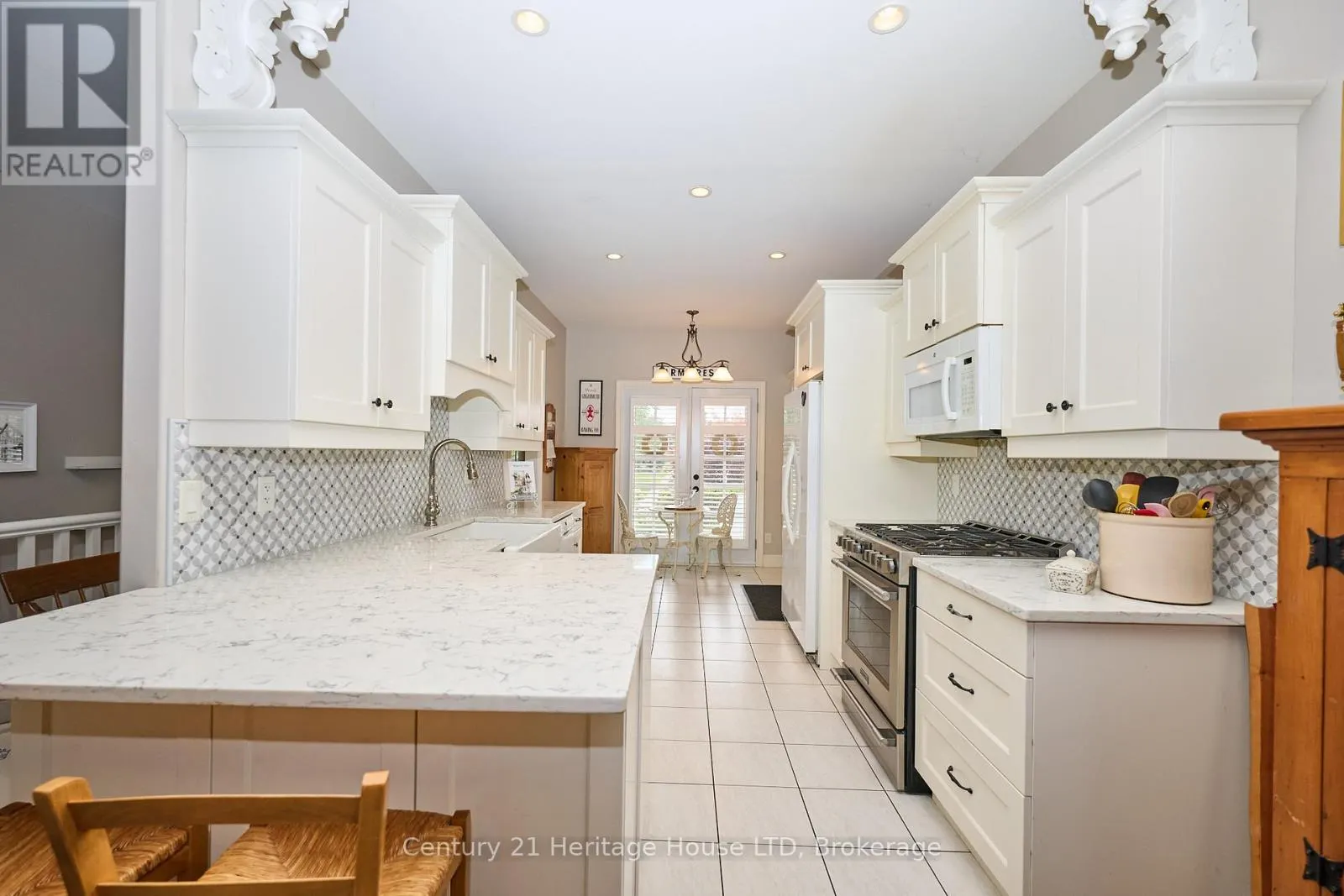 32 SUNRISE COURT