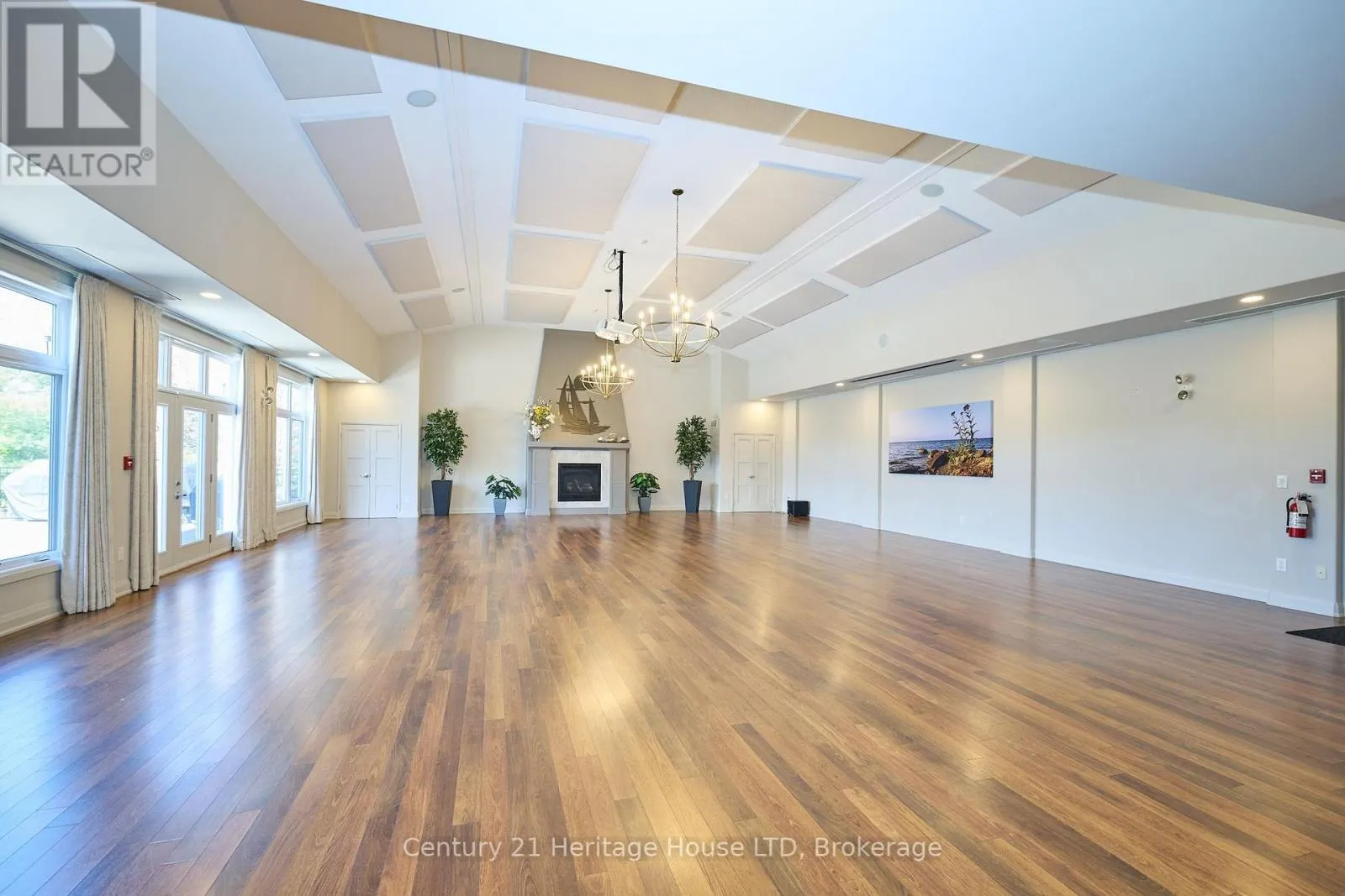 32 SUNRISE COURT
