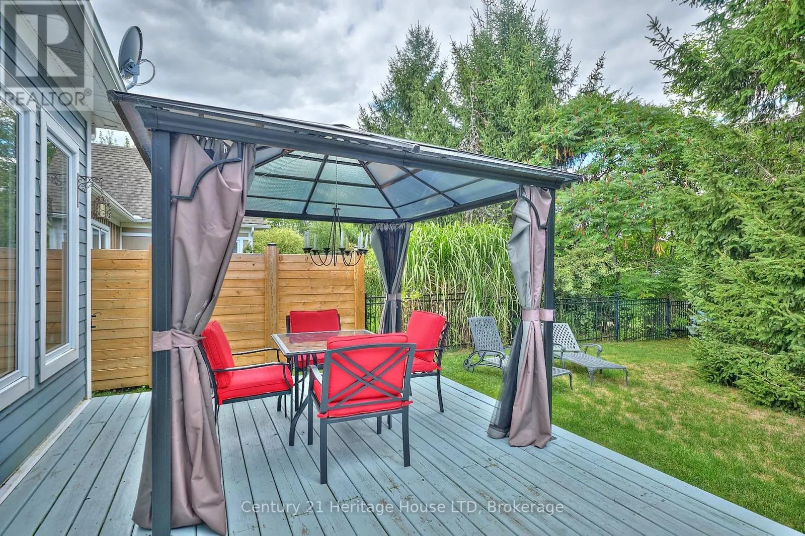 32 SUNRISE COURT
