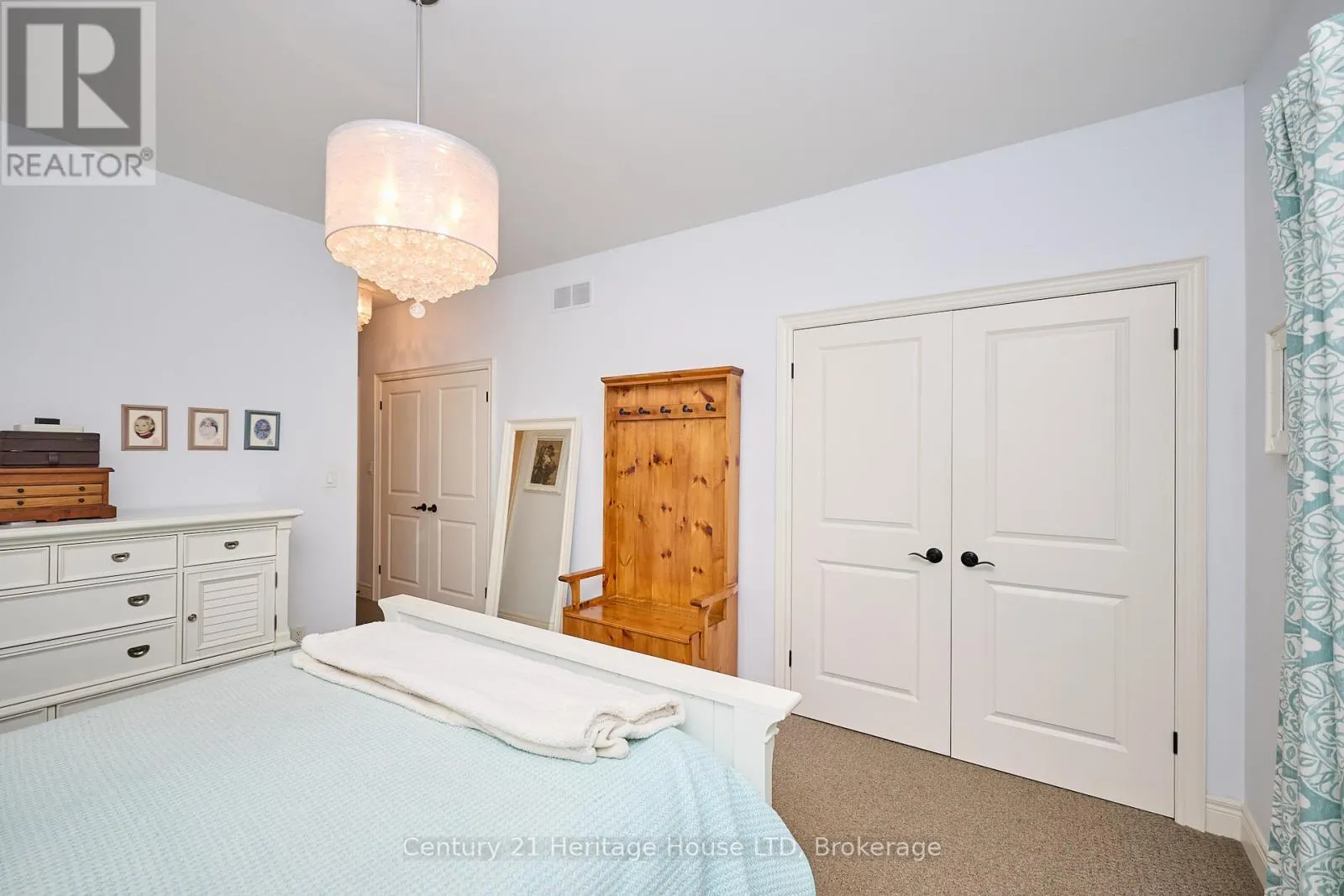 32 SUNRISE COURT