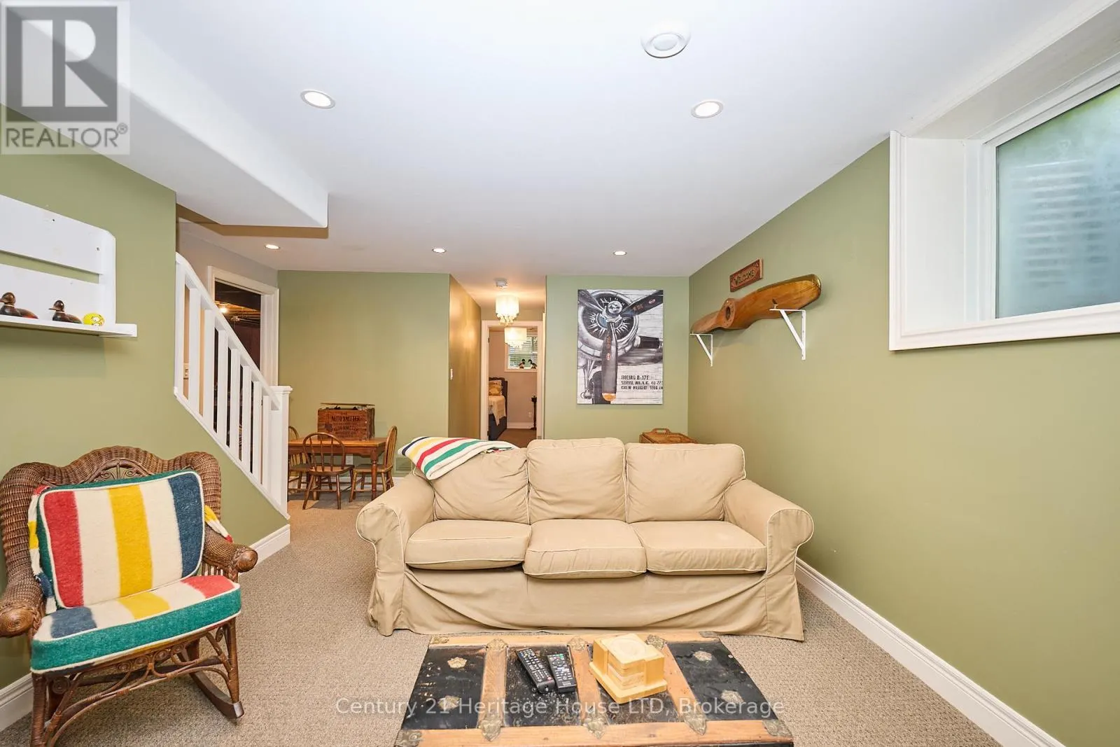 32 SUNRISE COURT
