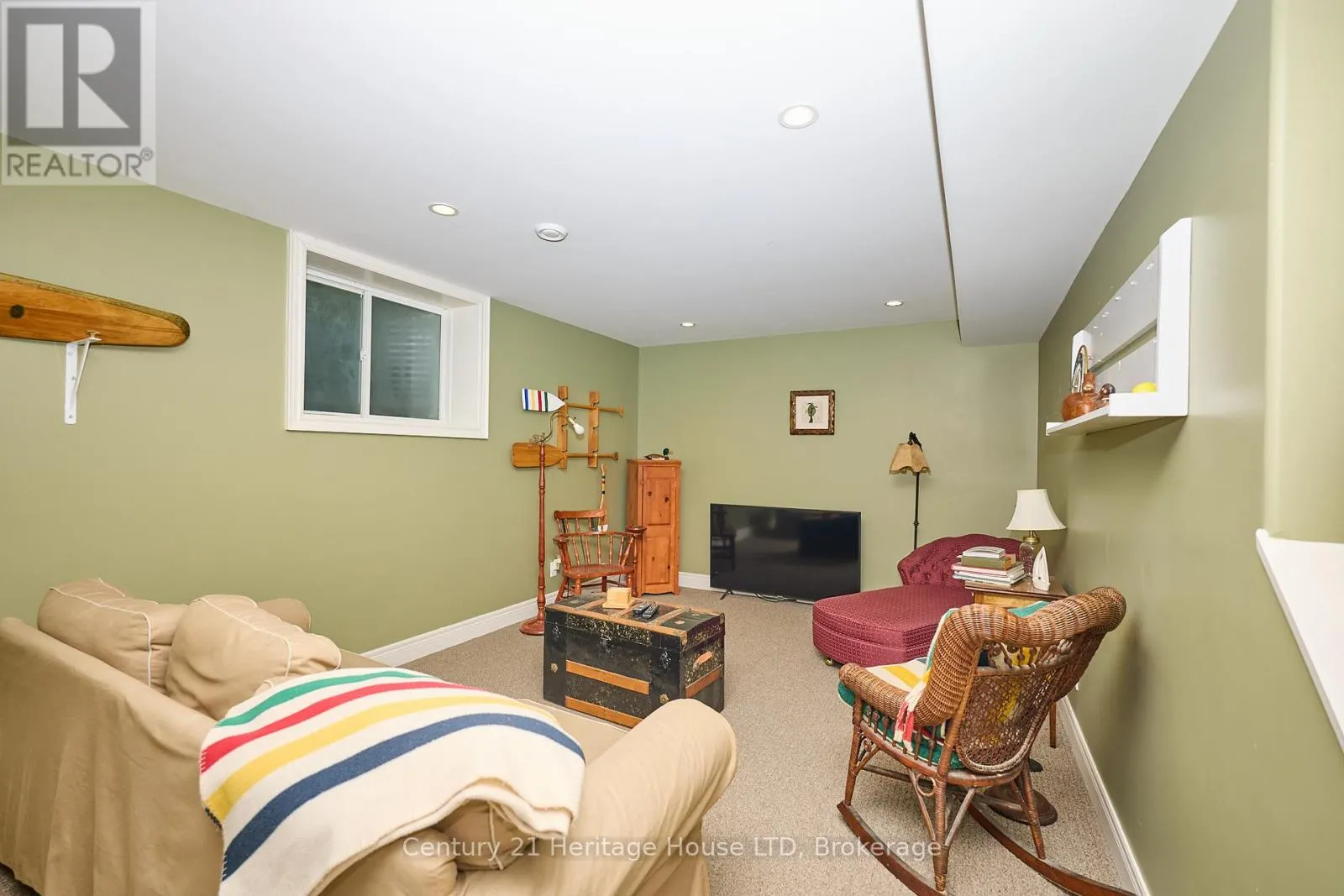 32 SUNRISE COURT