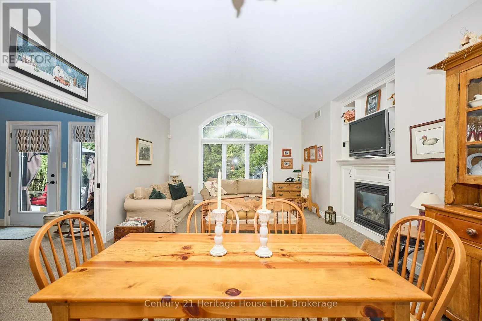 32 SUNRISE COURT