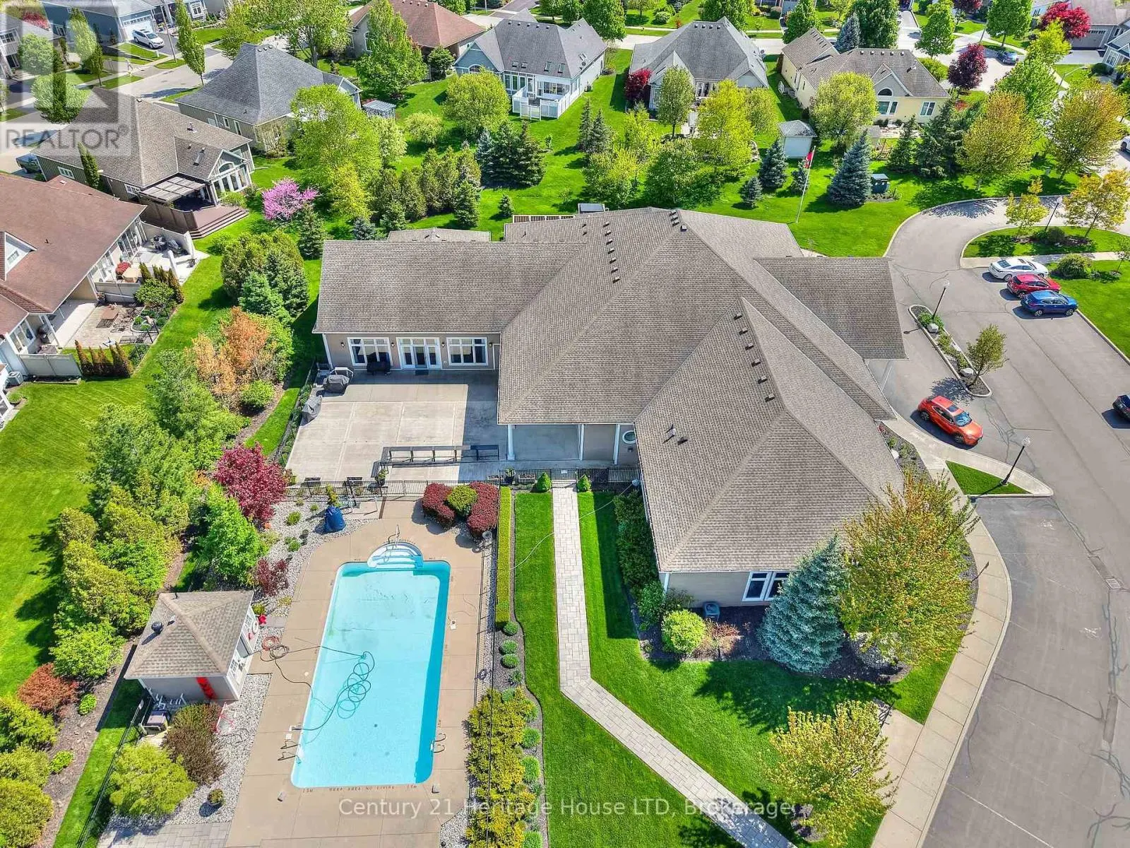 32 SUNRISE COURT