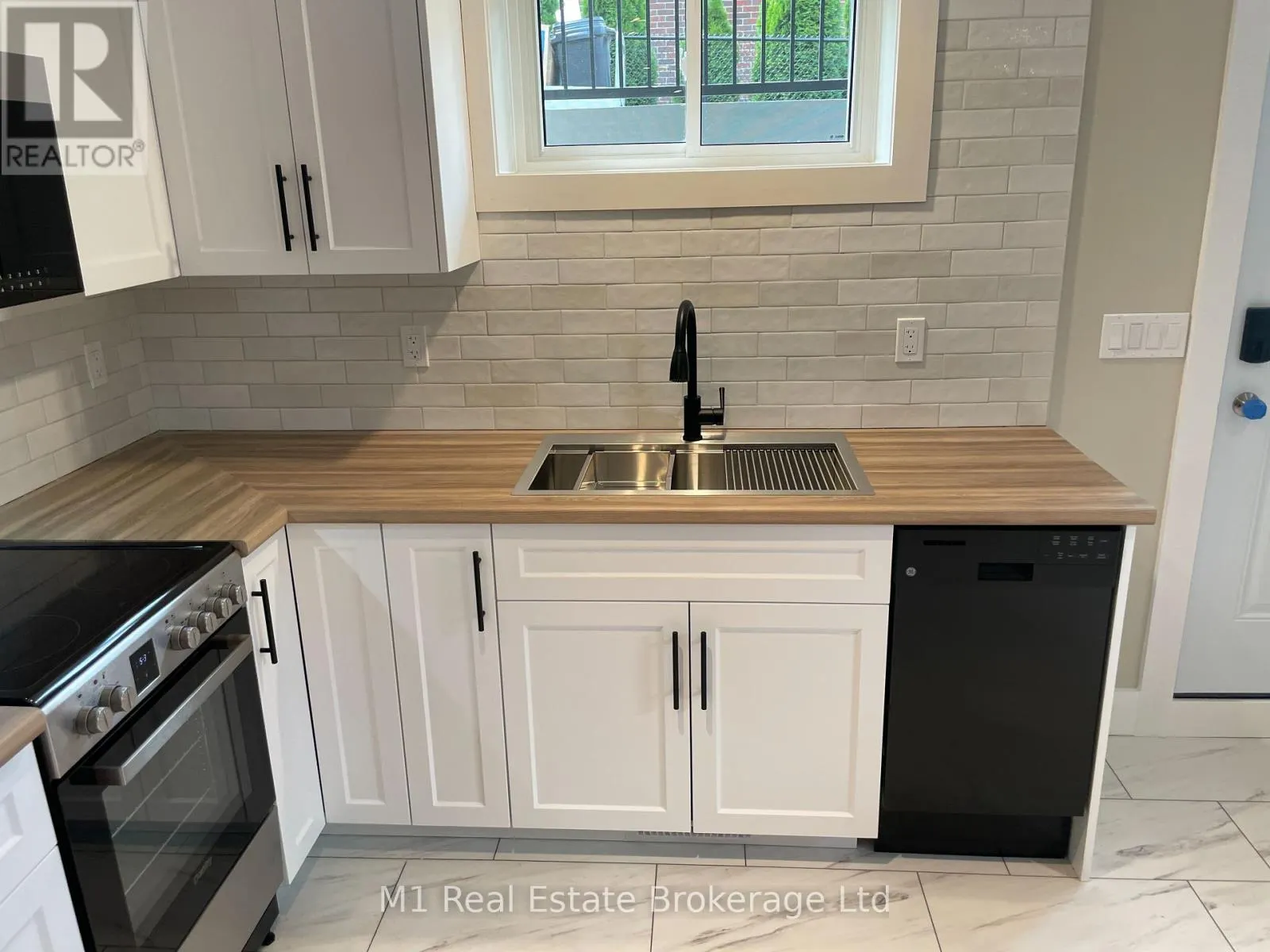 LL - 18 PROMENADE ROAD, #LL