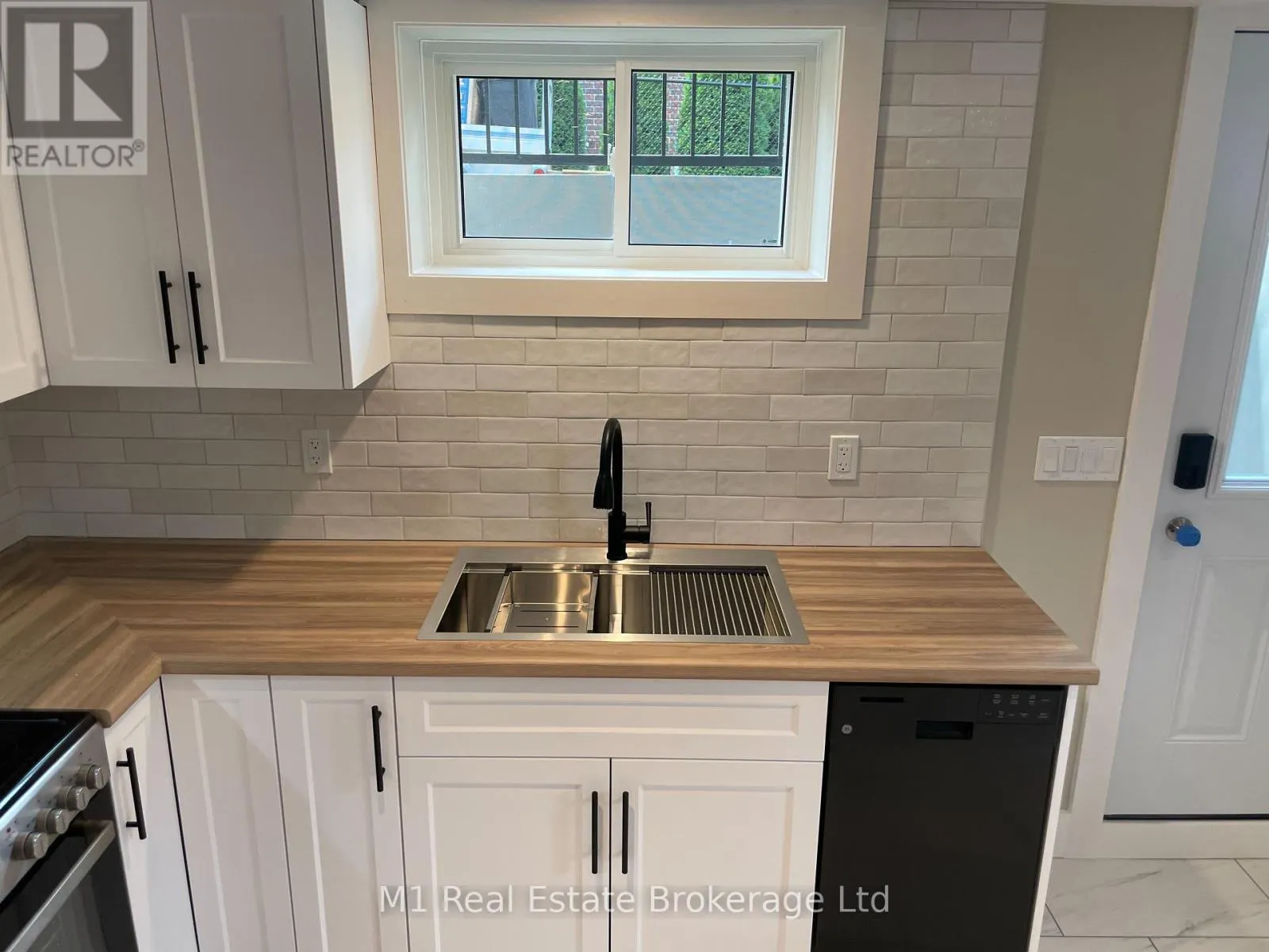 LL - 18 PROMENADE ROAD, #LL