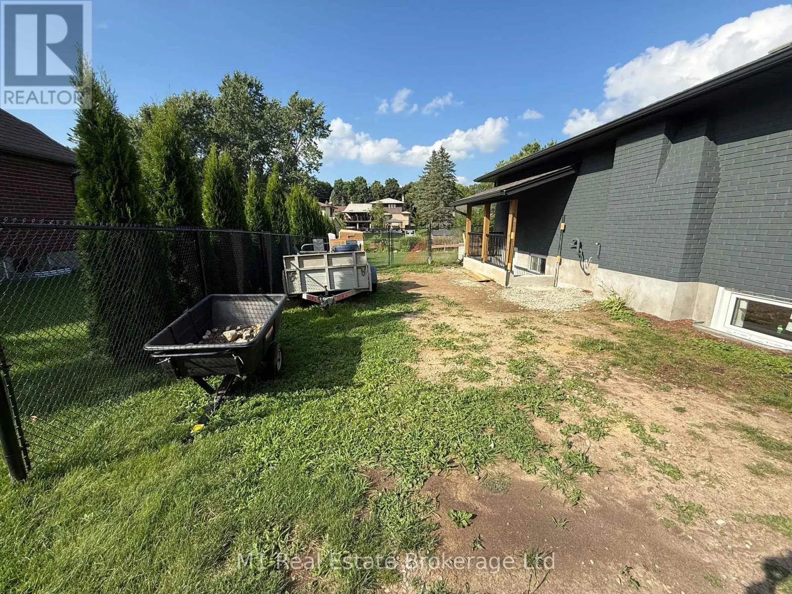 LL - 18 PROMENADE ROAD, #LL