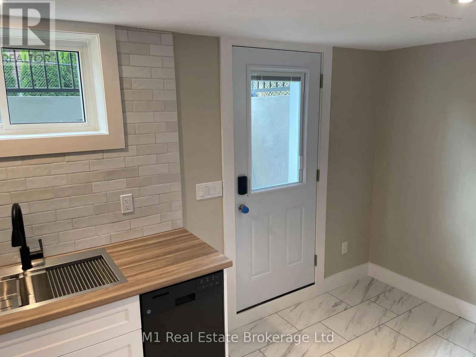 LL - 18 PROMENADE ROAD, #LL