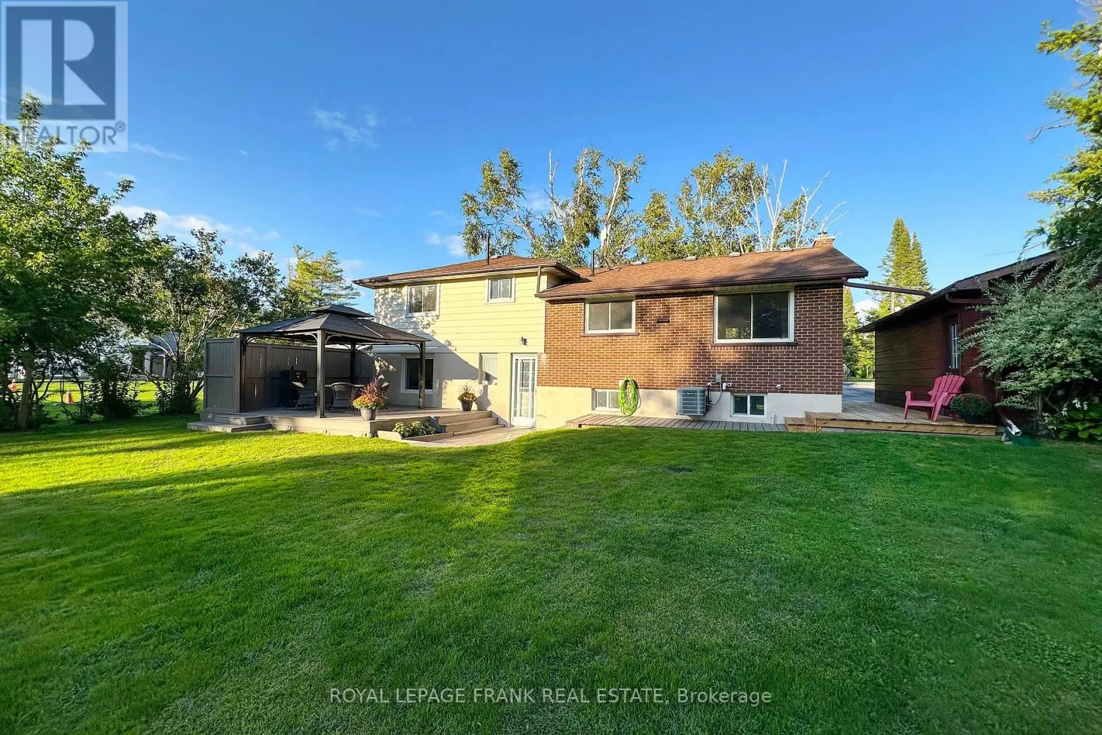 4 ARBOUR COURT