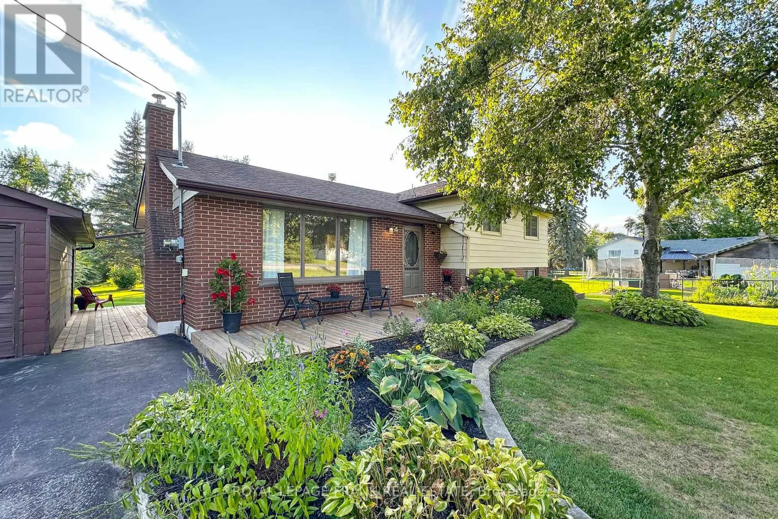 4 ARBOUR COURT