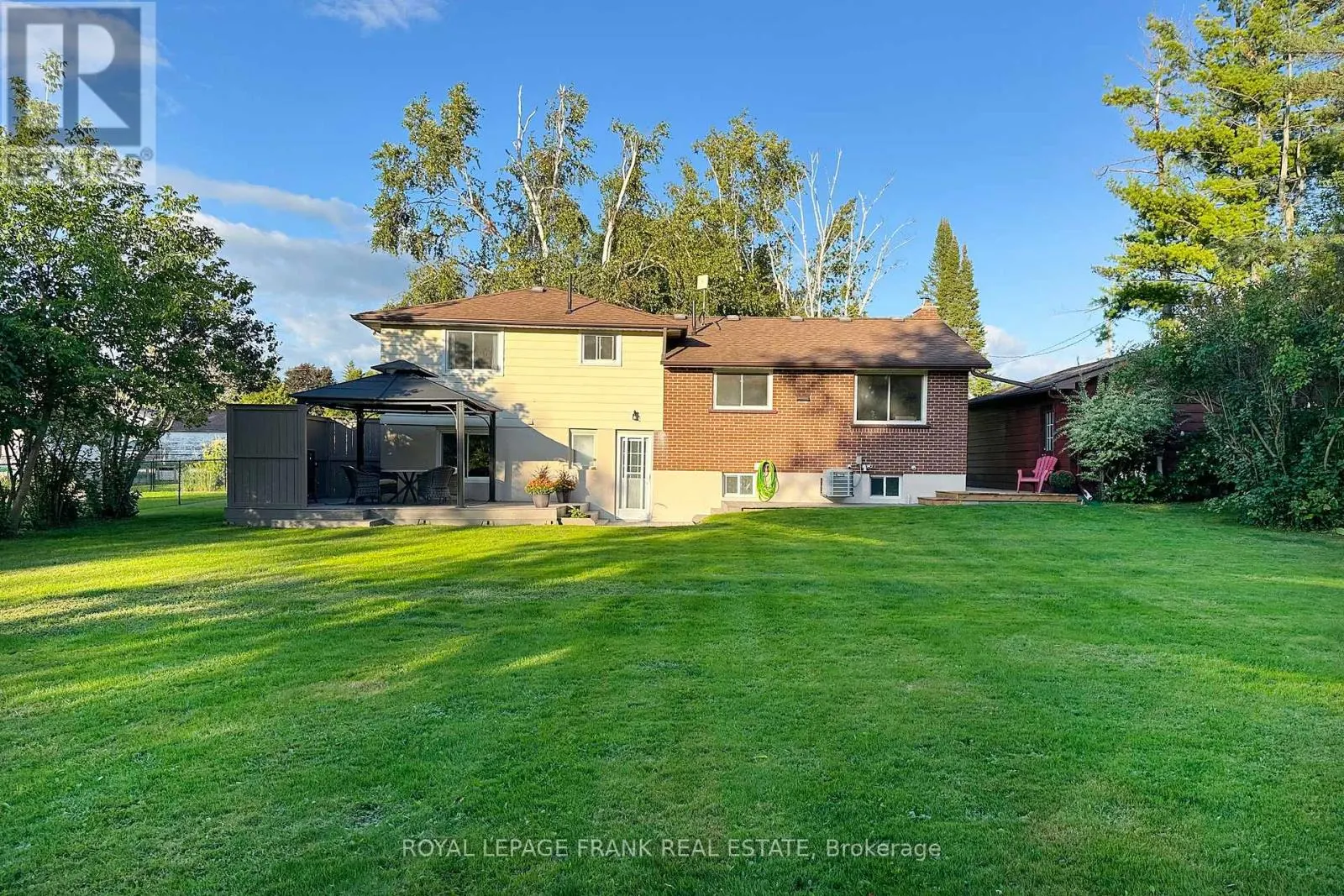 4 ARBOUR COURT