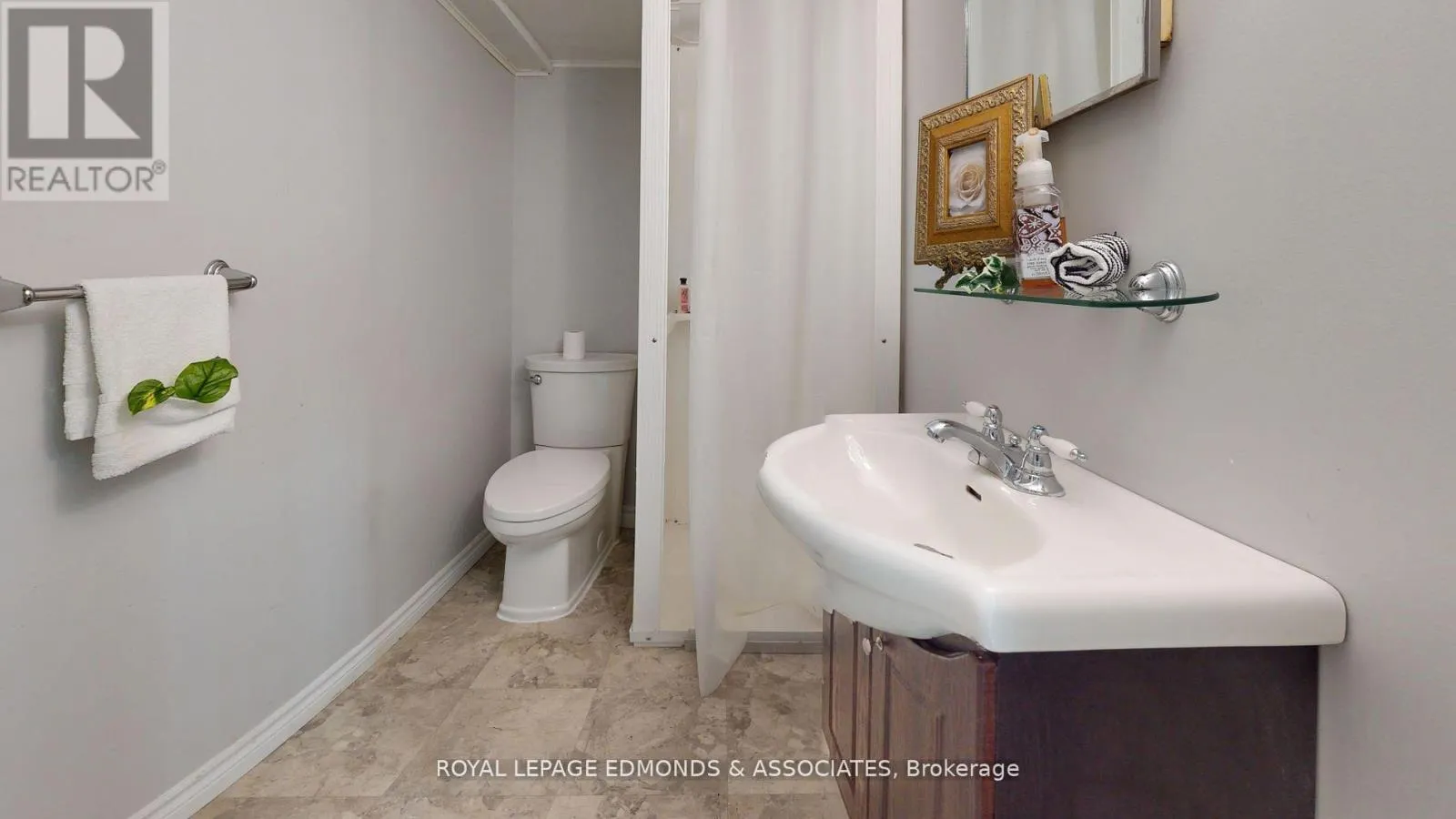 3283 PETAWAWA BOULEVARD