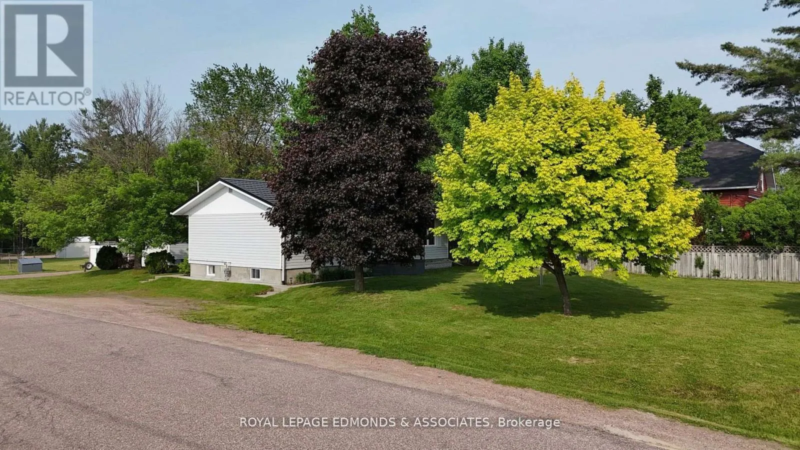3283 PETAWAWA BOULEVARD
