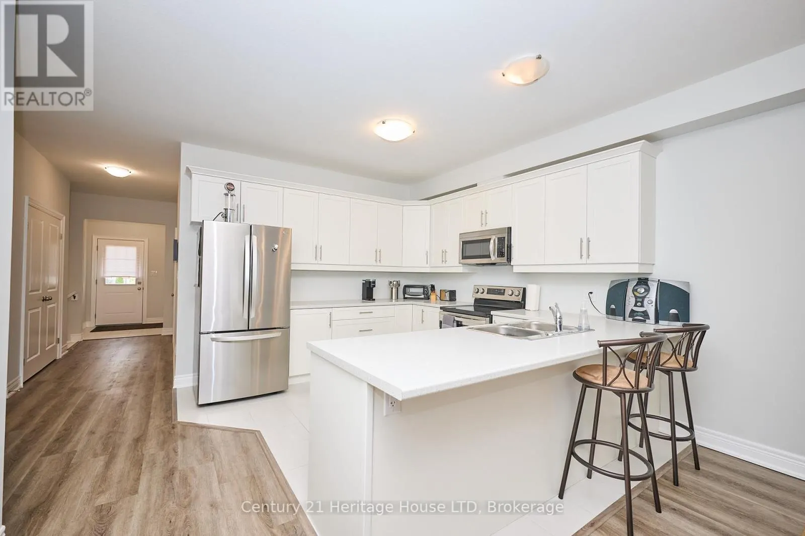 427 WILLIAMS CRESCENT