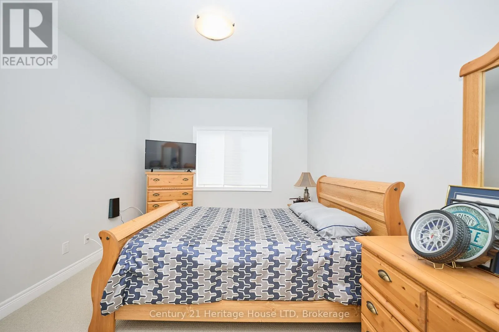 427 WILLIAMS CRESCENT