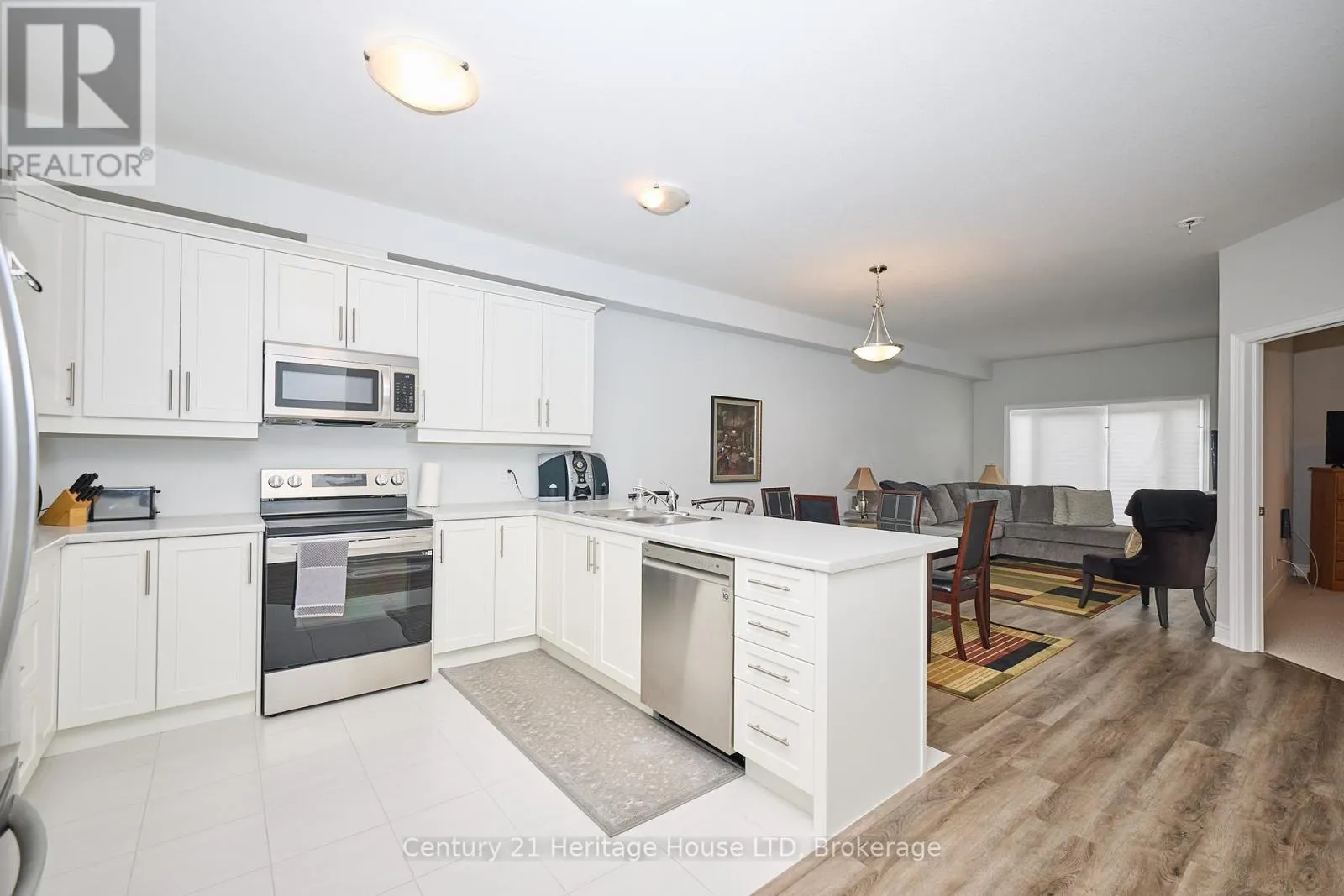 427 WILLIAMS CRESCENT