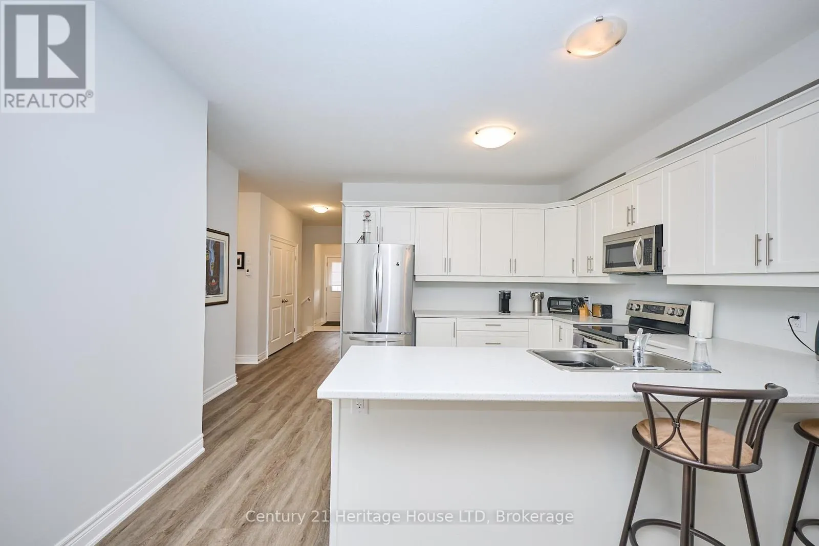 427 WILLIAMS CRESCENT