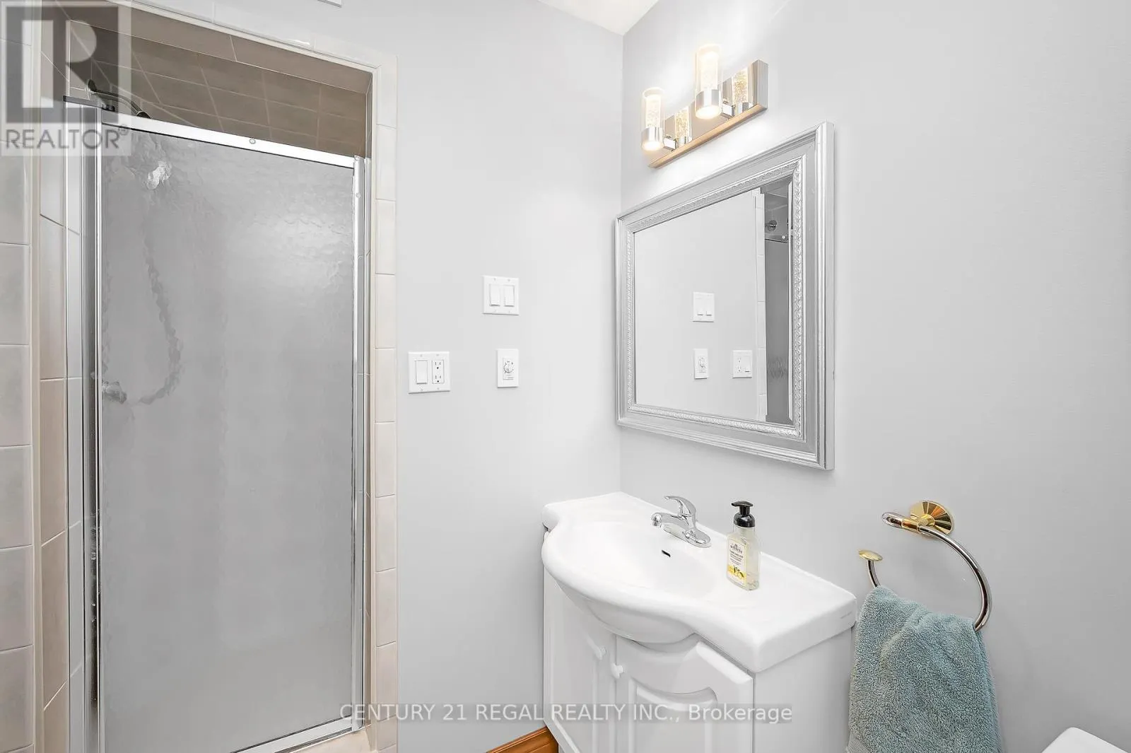3 MENTINO COURT