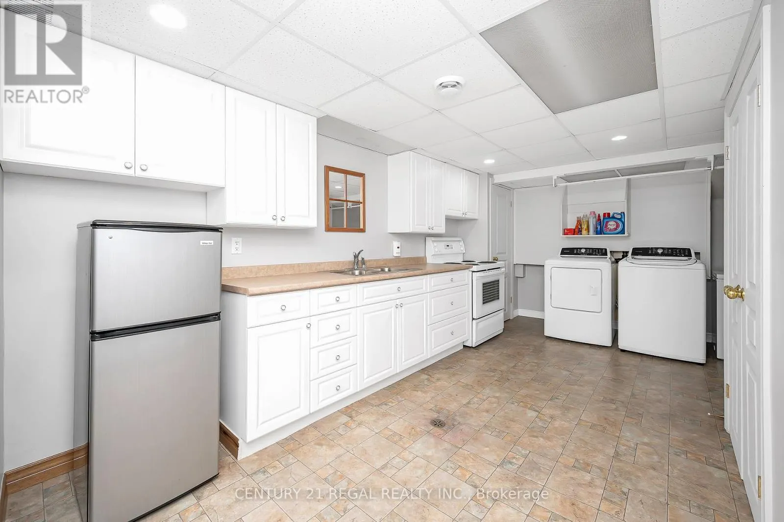 3 MENTINO COURT