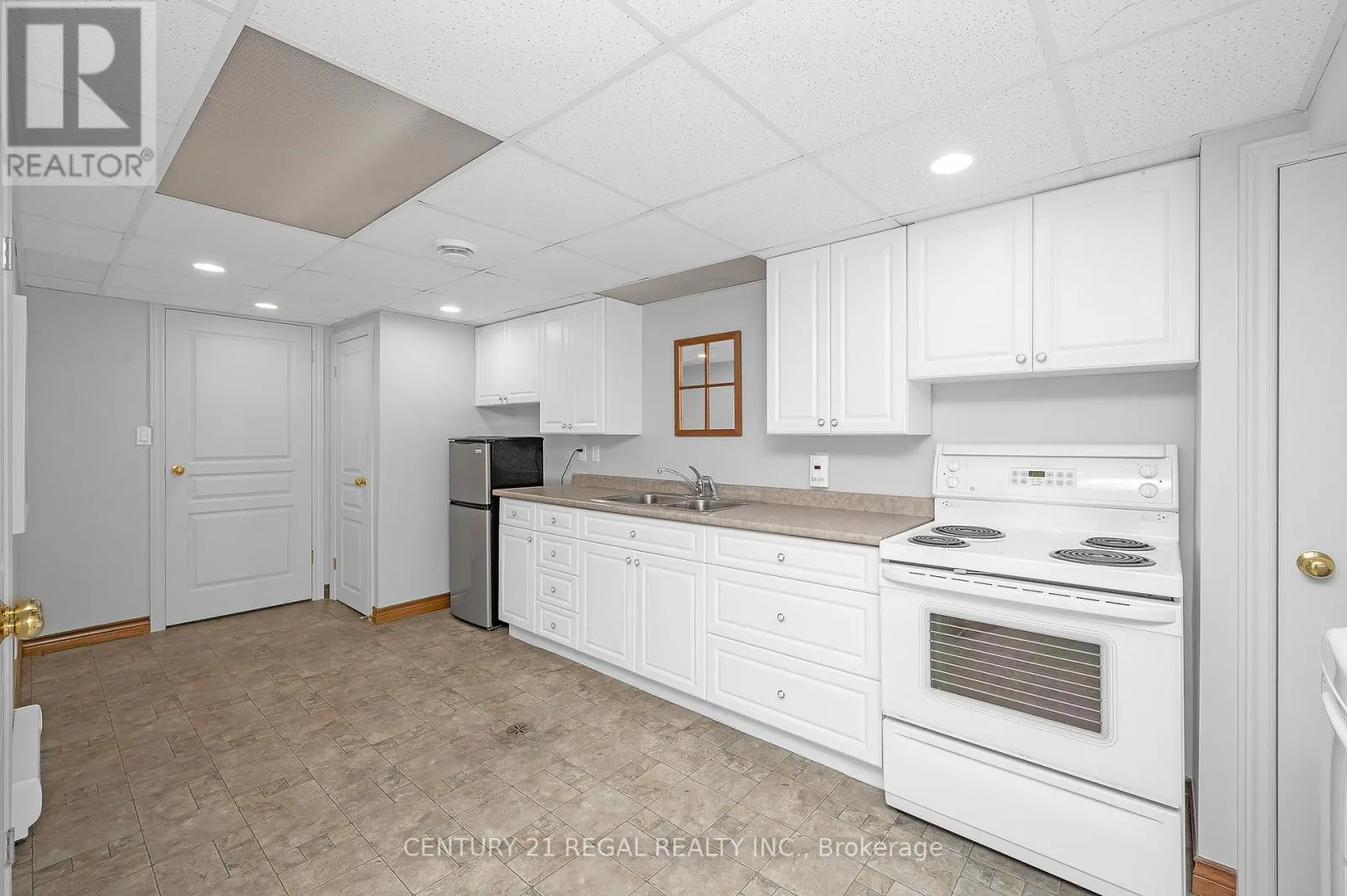 3 MENTINO COURT