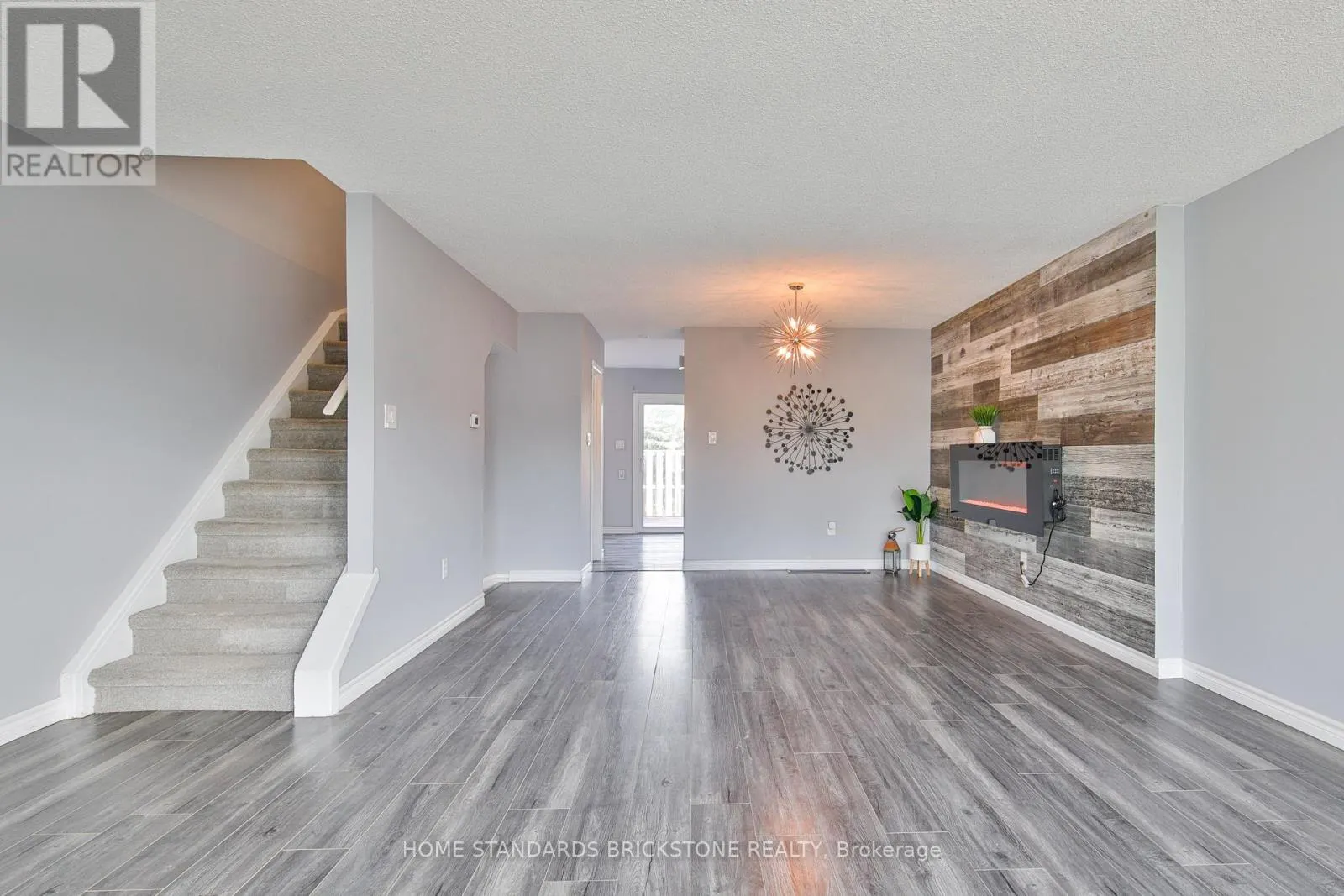 38 - 700 OSGOODE DRIVE N